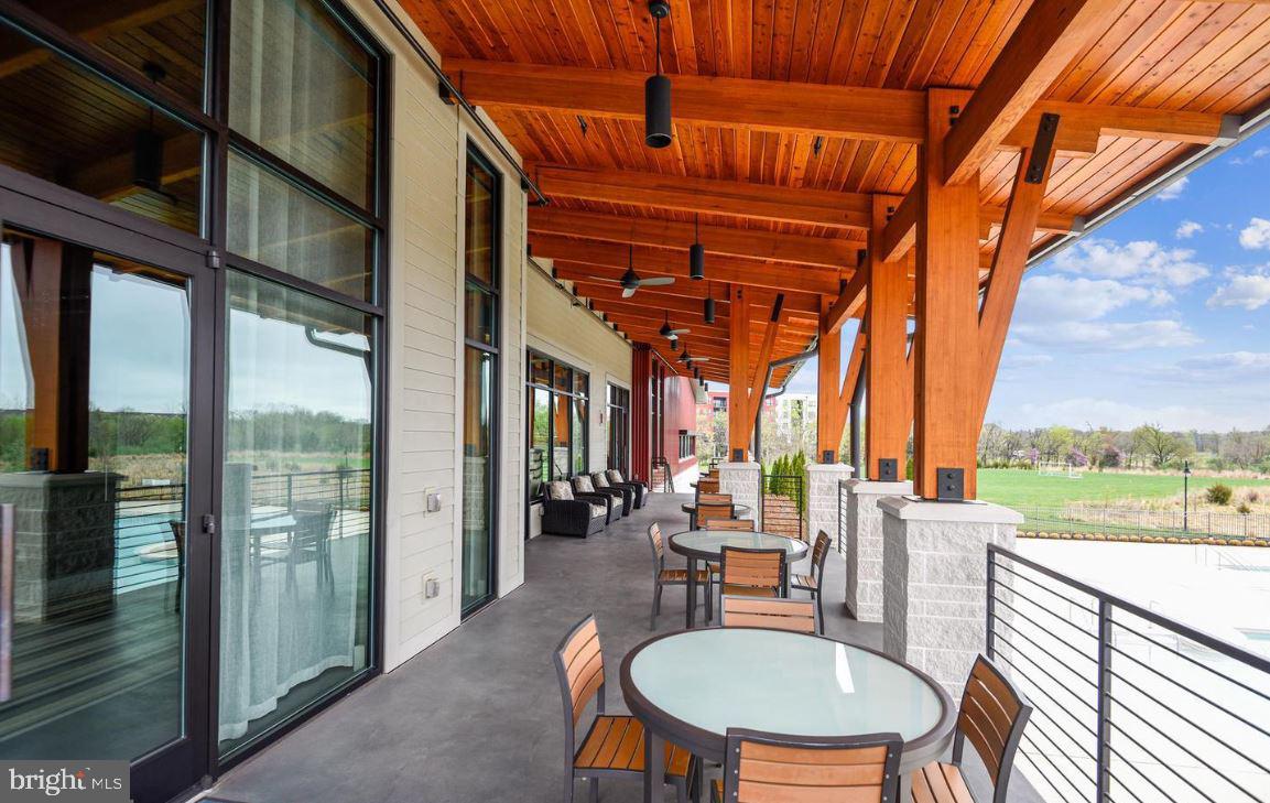 ONE LOUDOUN - Residential