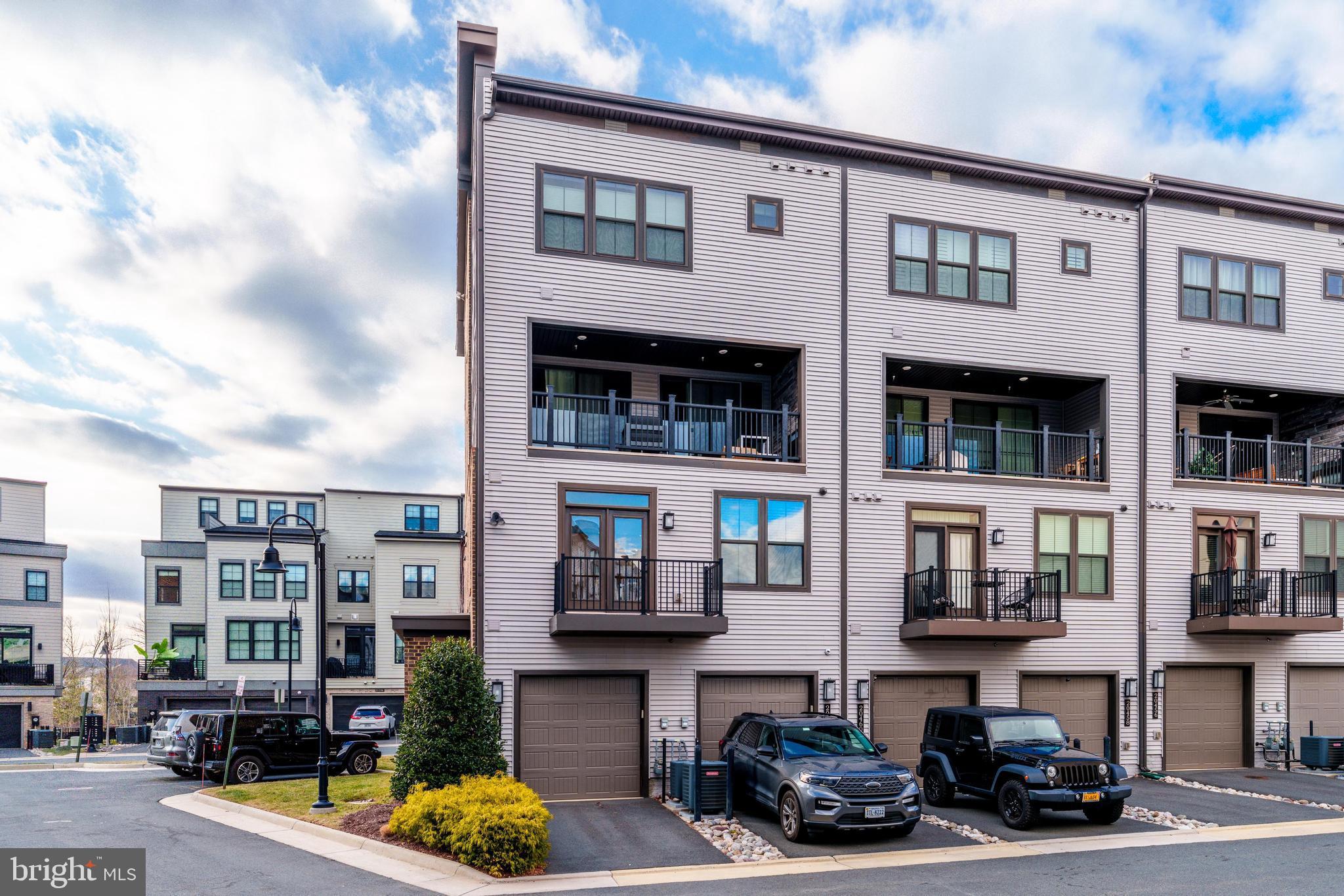ONE LOUDOUN - Residential