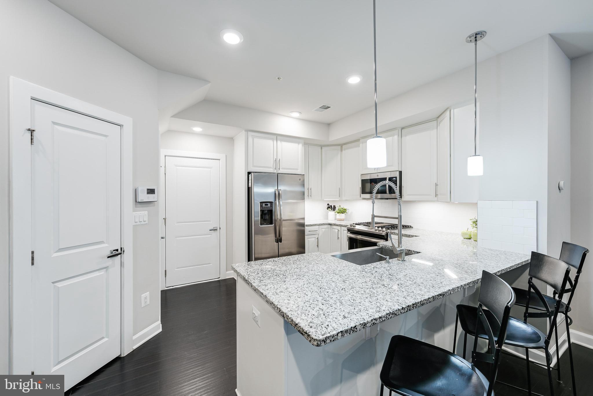 ONE LOUDOUN - Residential