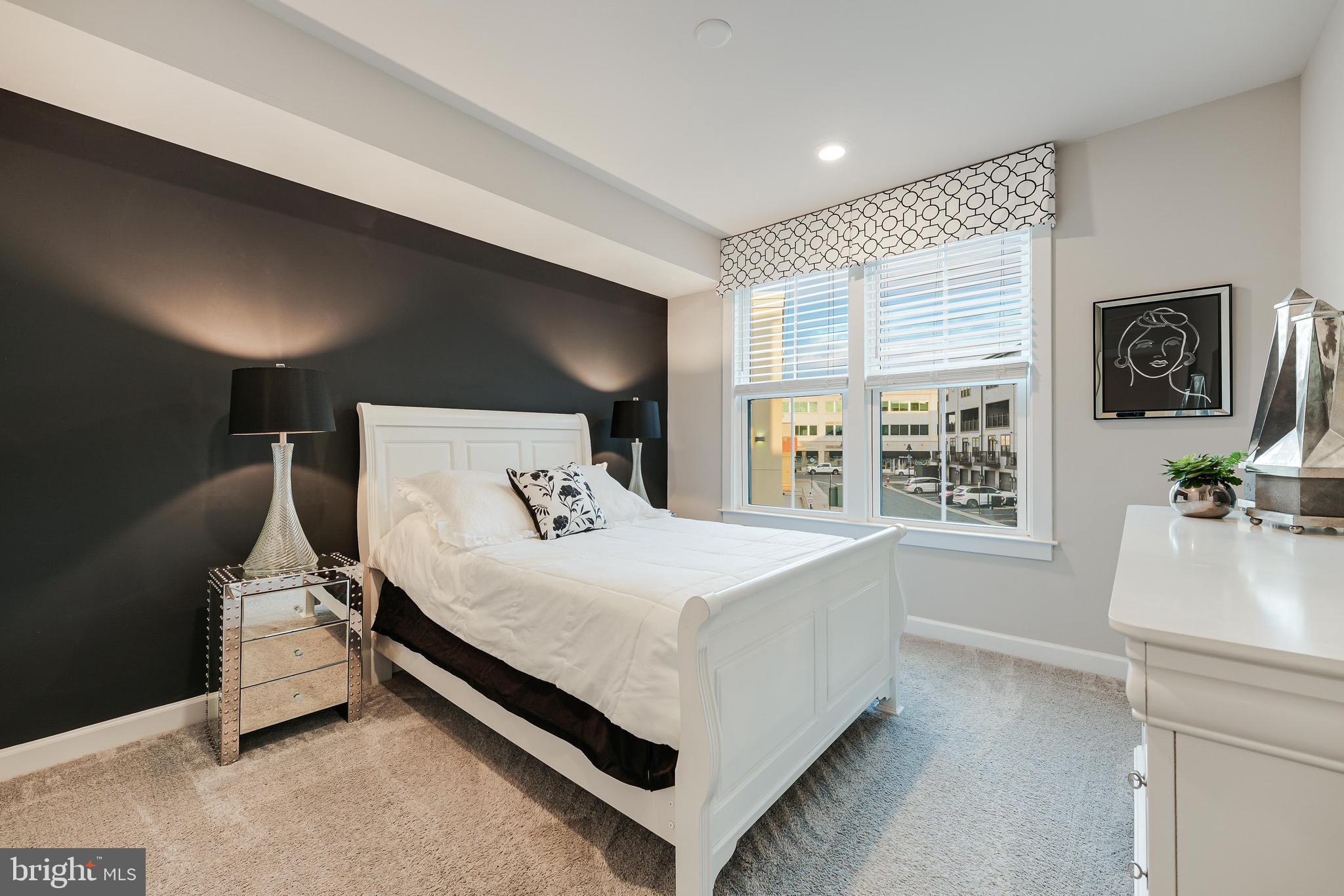 ONE LOUDOUN - Residential