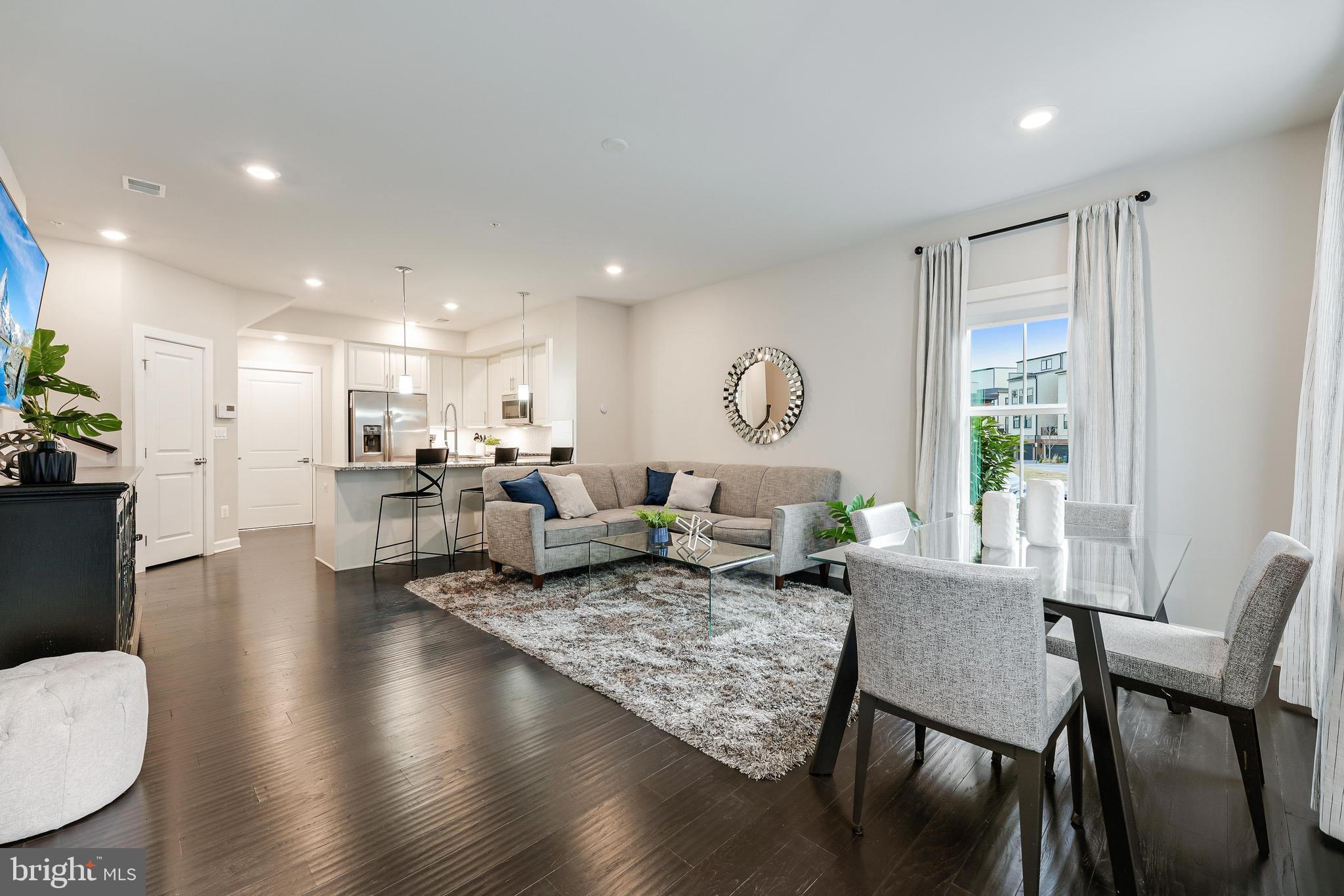 ONE LOUDOUN - Residential