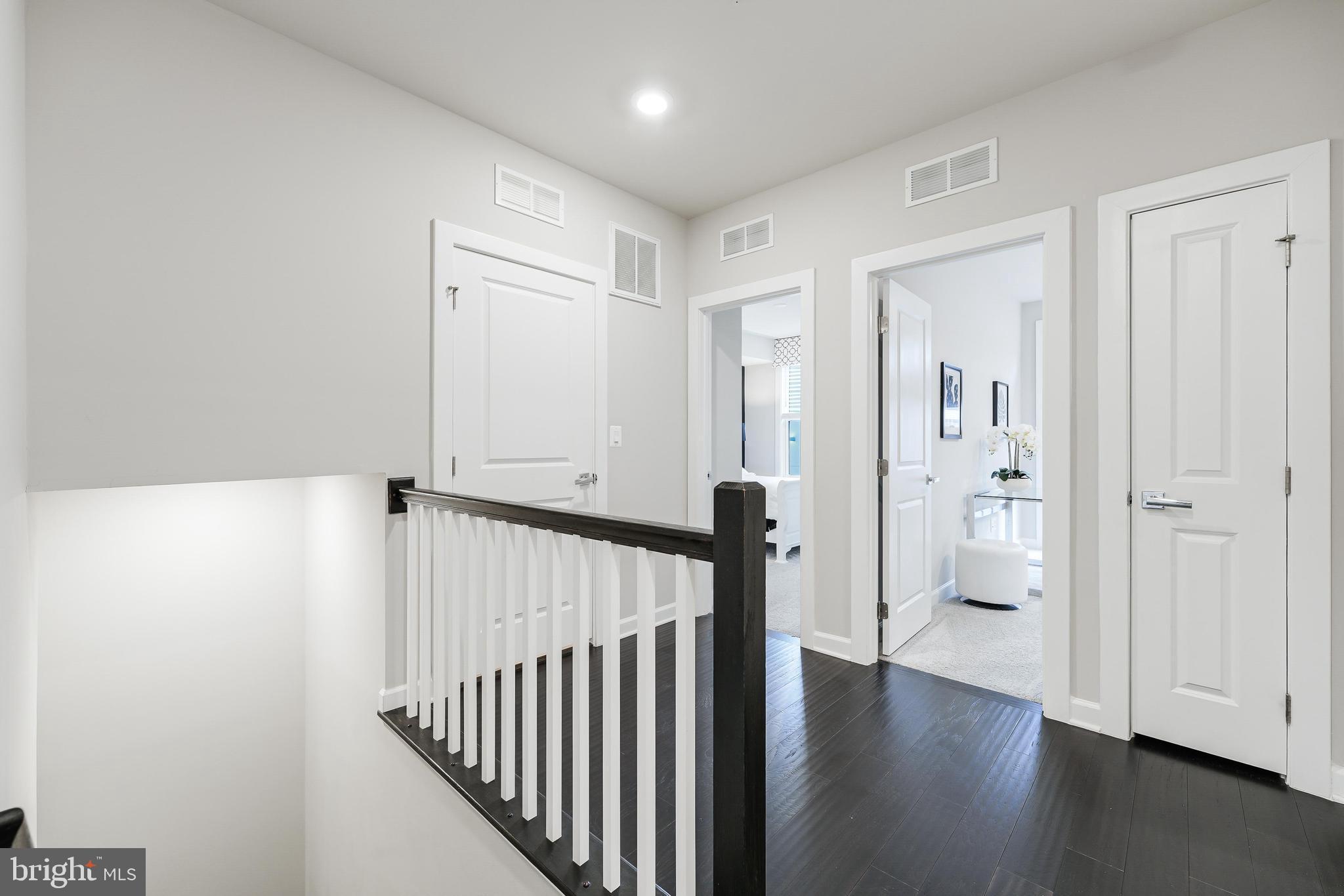 ONE LOUDOUN - Residential