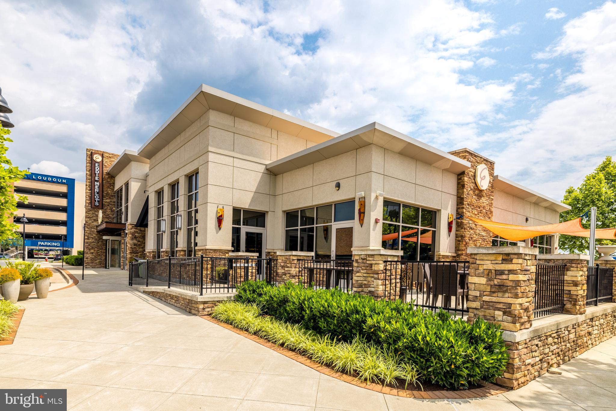 ONE LOUDOUN - Residential