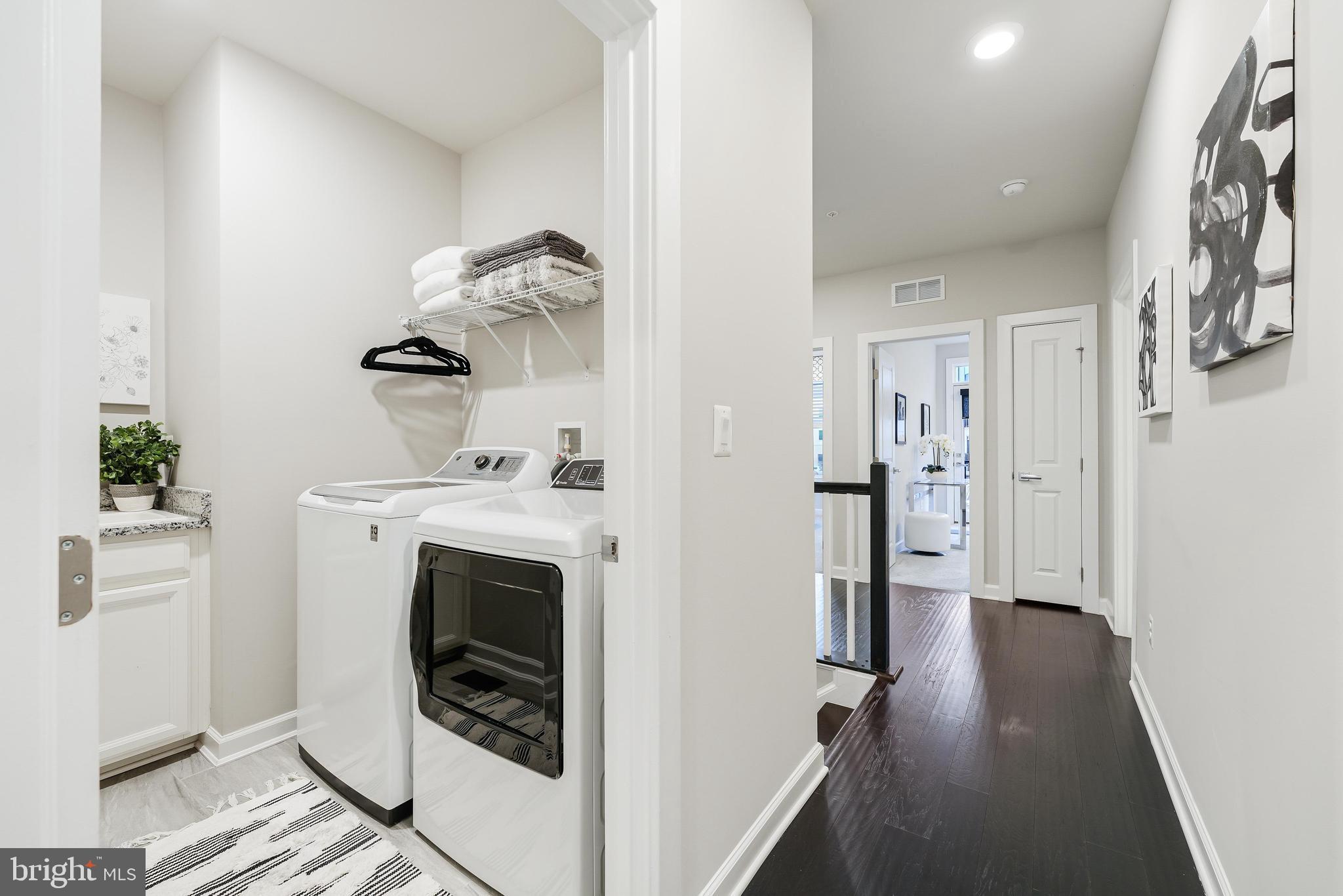 ONE LOUDOUN - Residential
