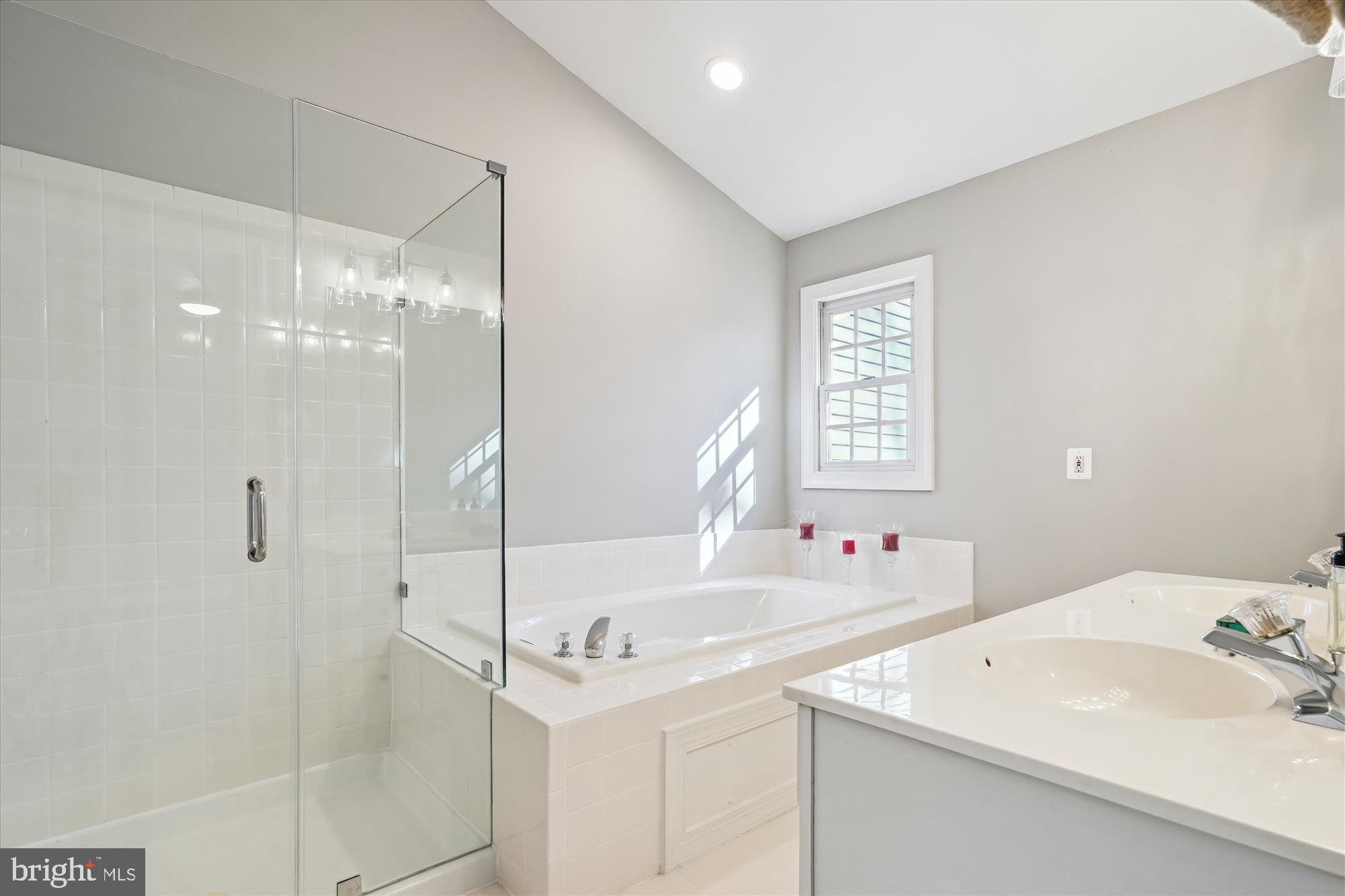 ISLAND CREEK - Residential