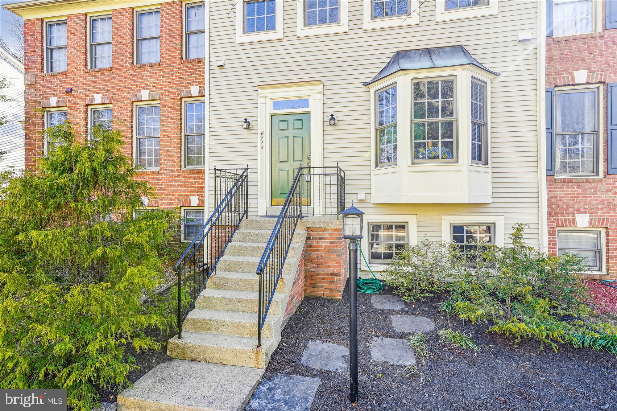 ISLAND CREEK - Residential