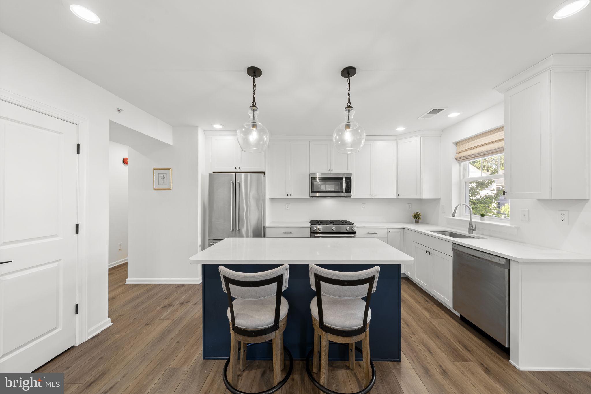 MEDIA WALK - Residential