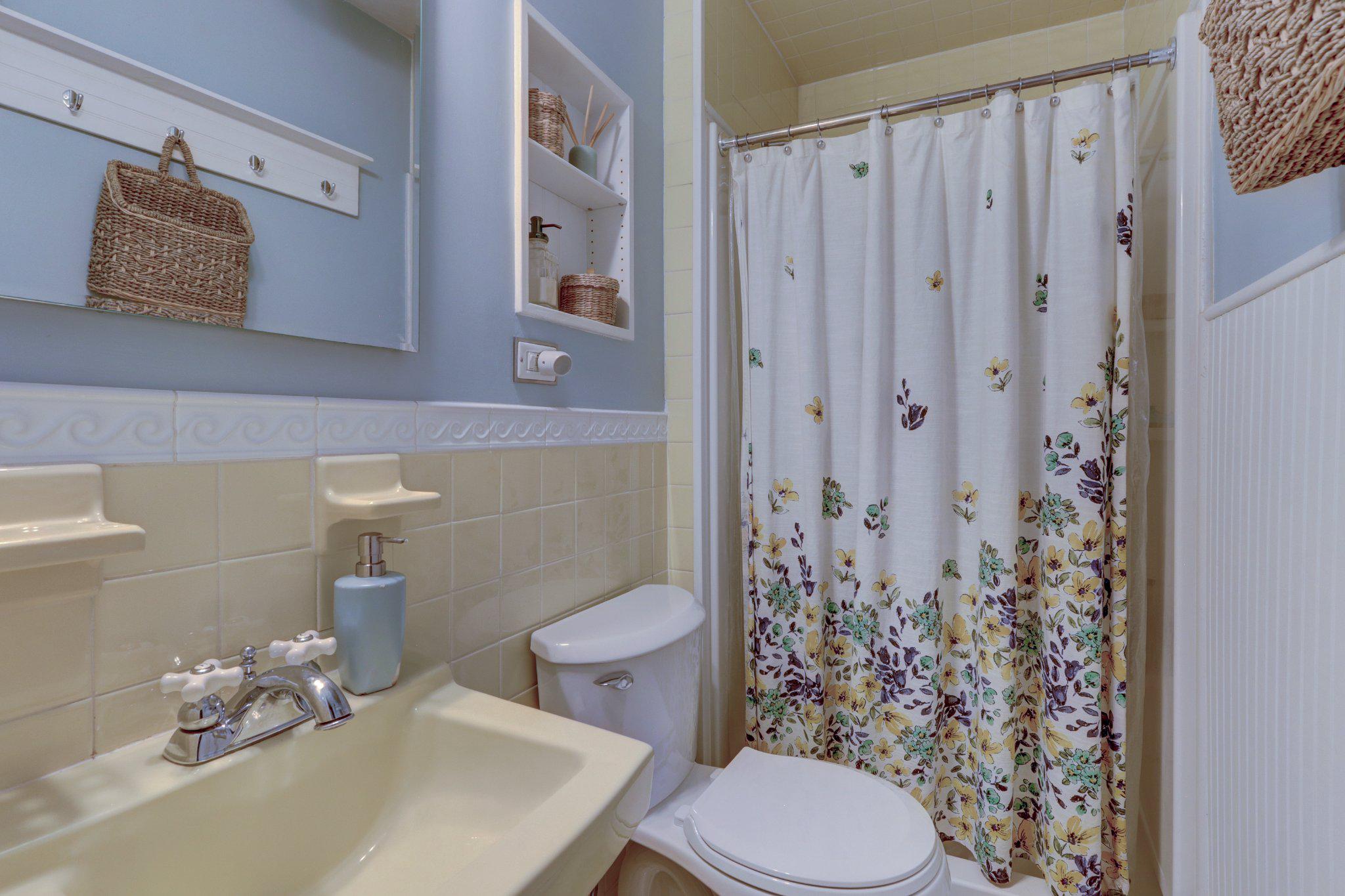 MOUNT AIRY COURT - Residential