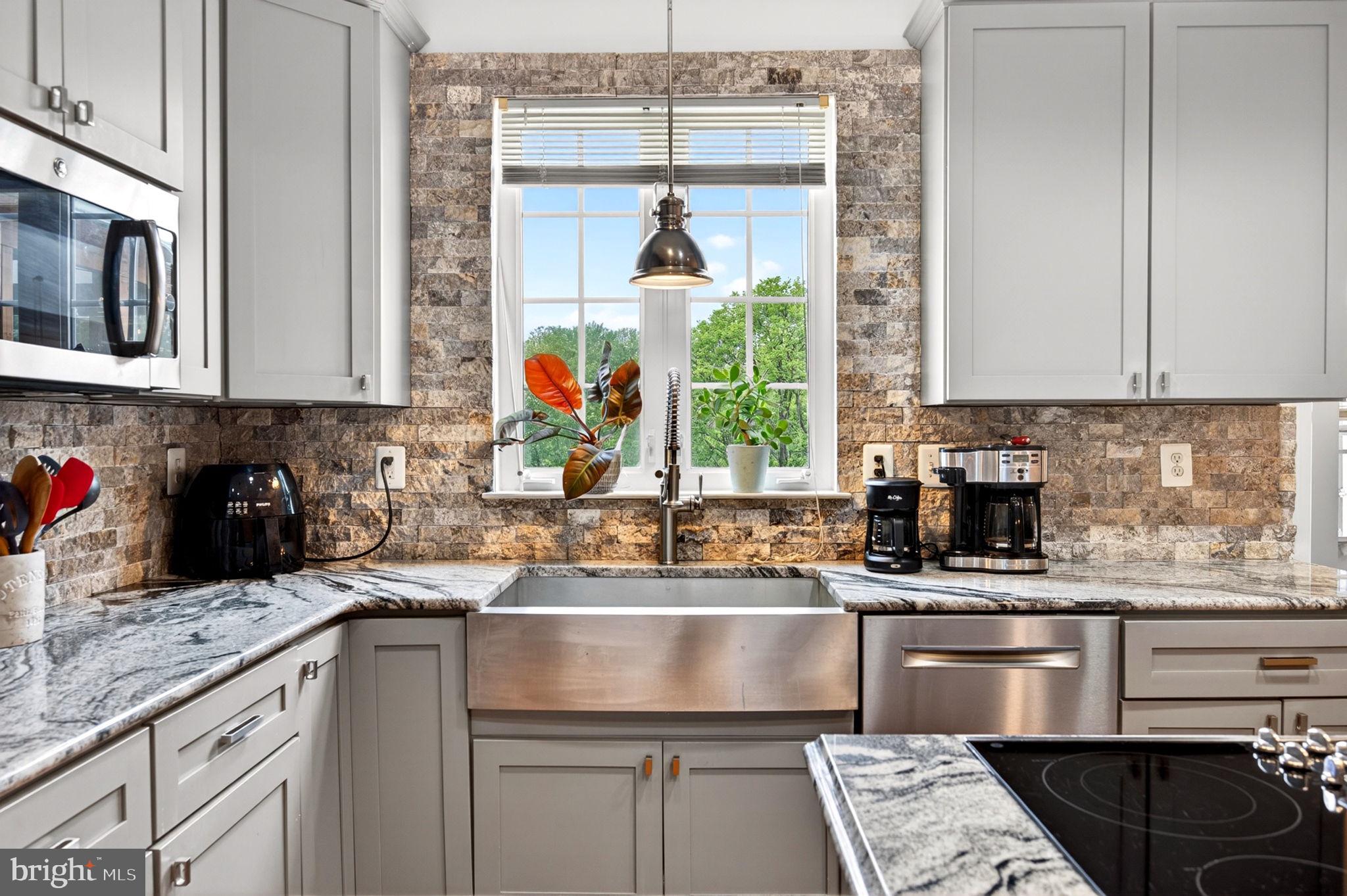 NORTH POINTE - Residential