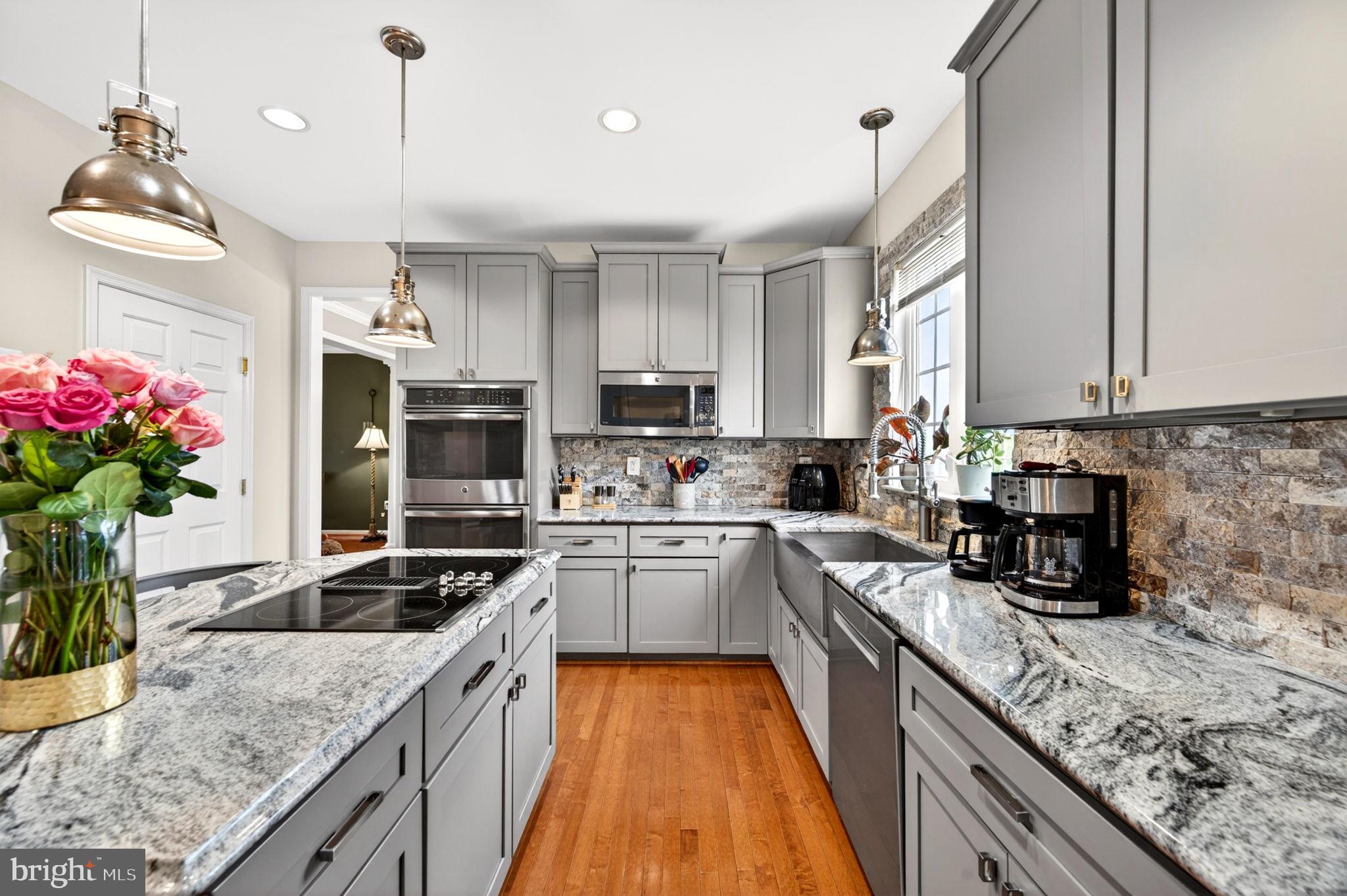 NORTH POINTE - Residential