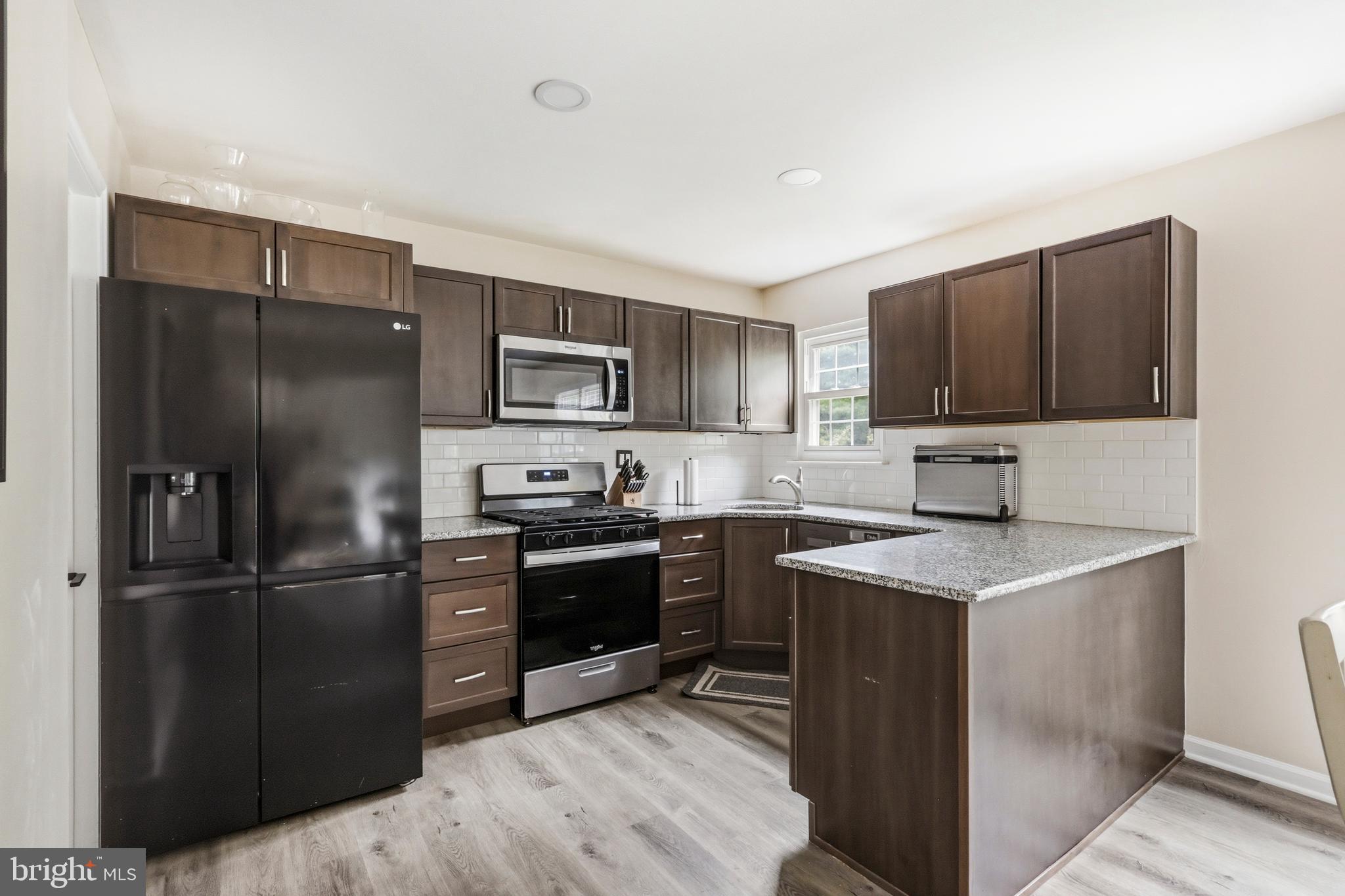 MONTGOMERY GLEN - Residential
