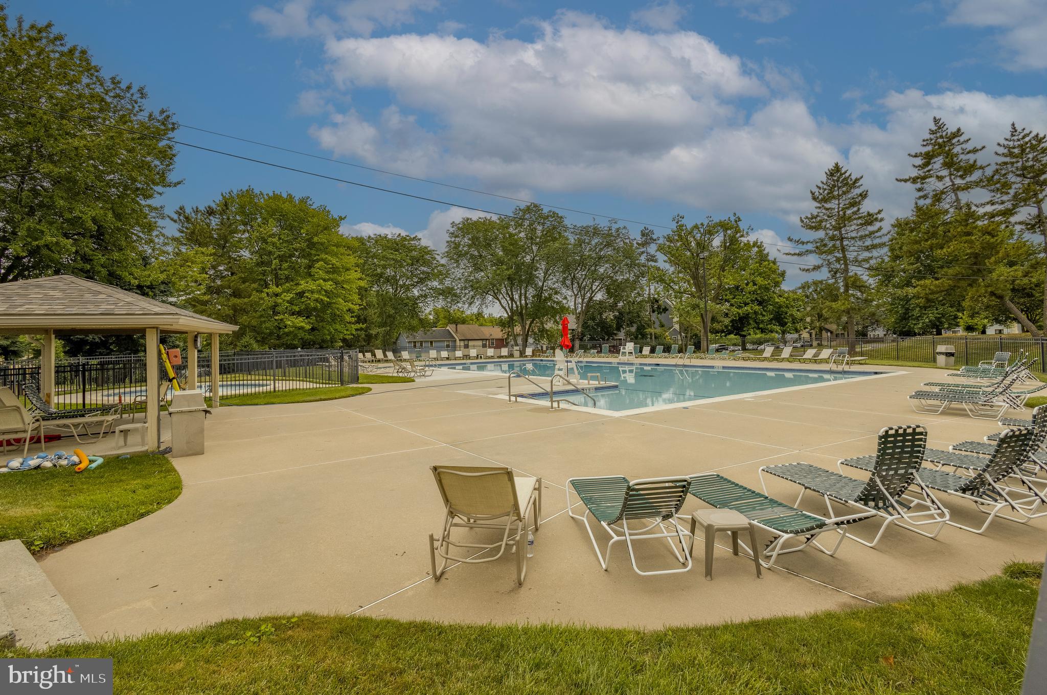MONTGOMERY GLEN - Residential