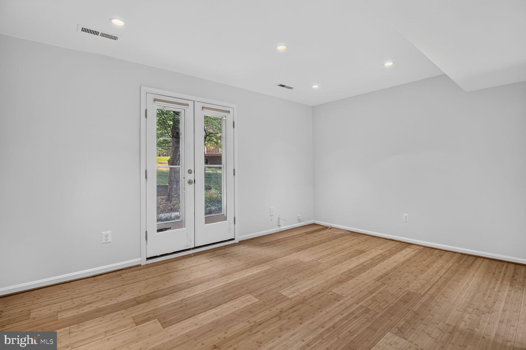 KENWOOD FOREST - Residential