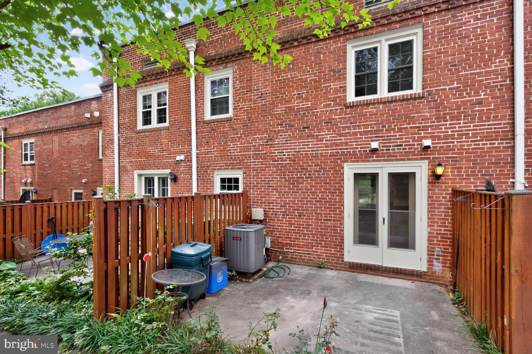 KENWOOD FOREST - Residential