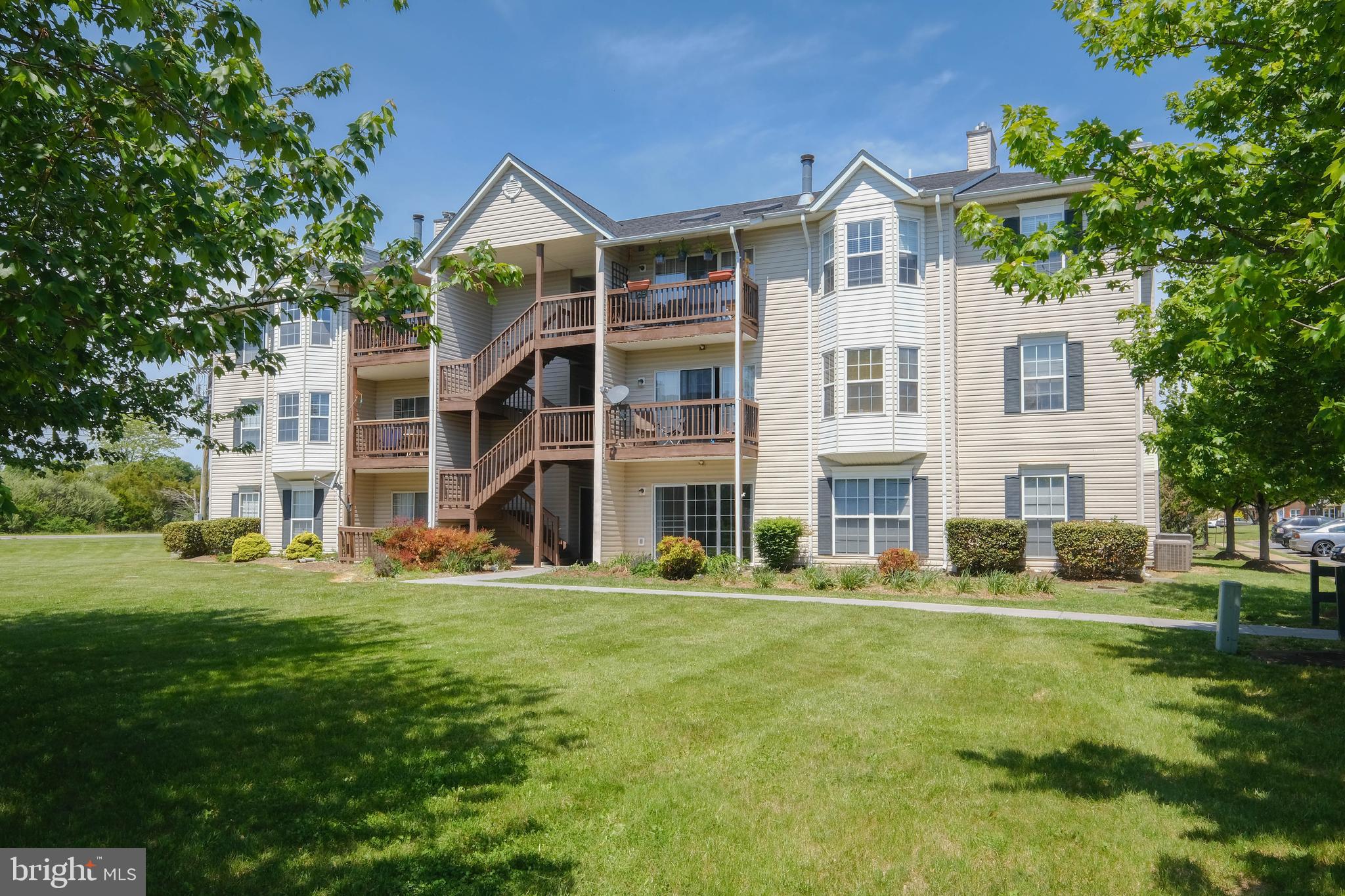 LAKE VIEW - Residential