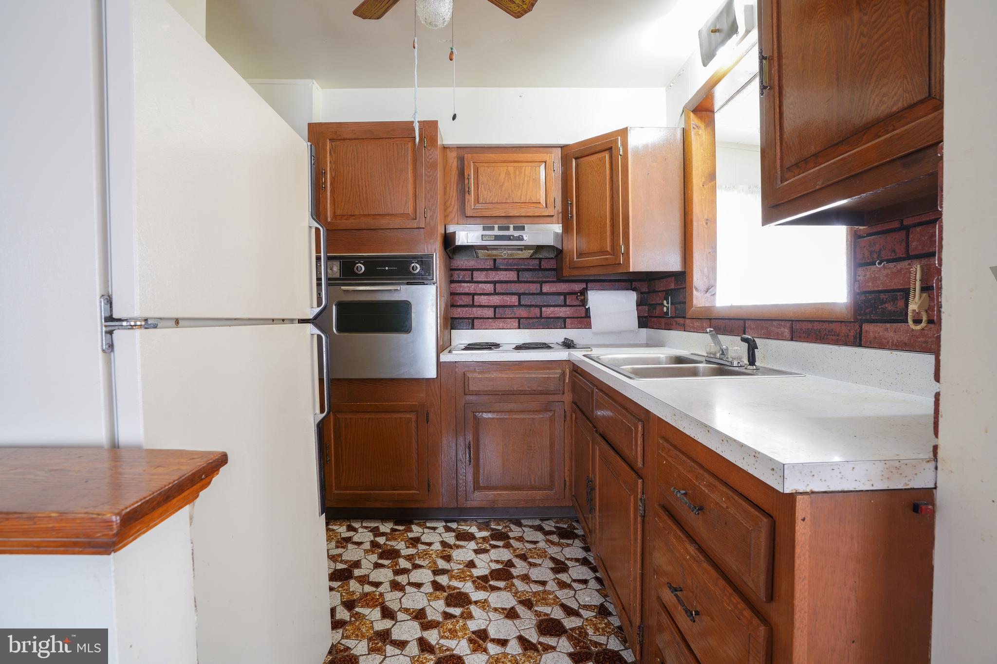 HOLLYWOOD ON SEVERN - Residential
