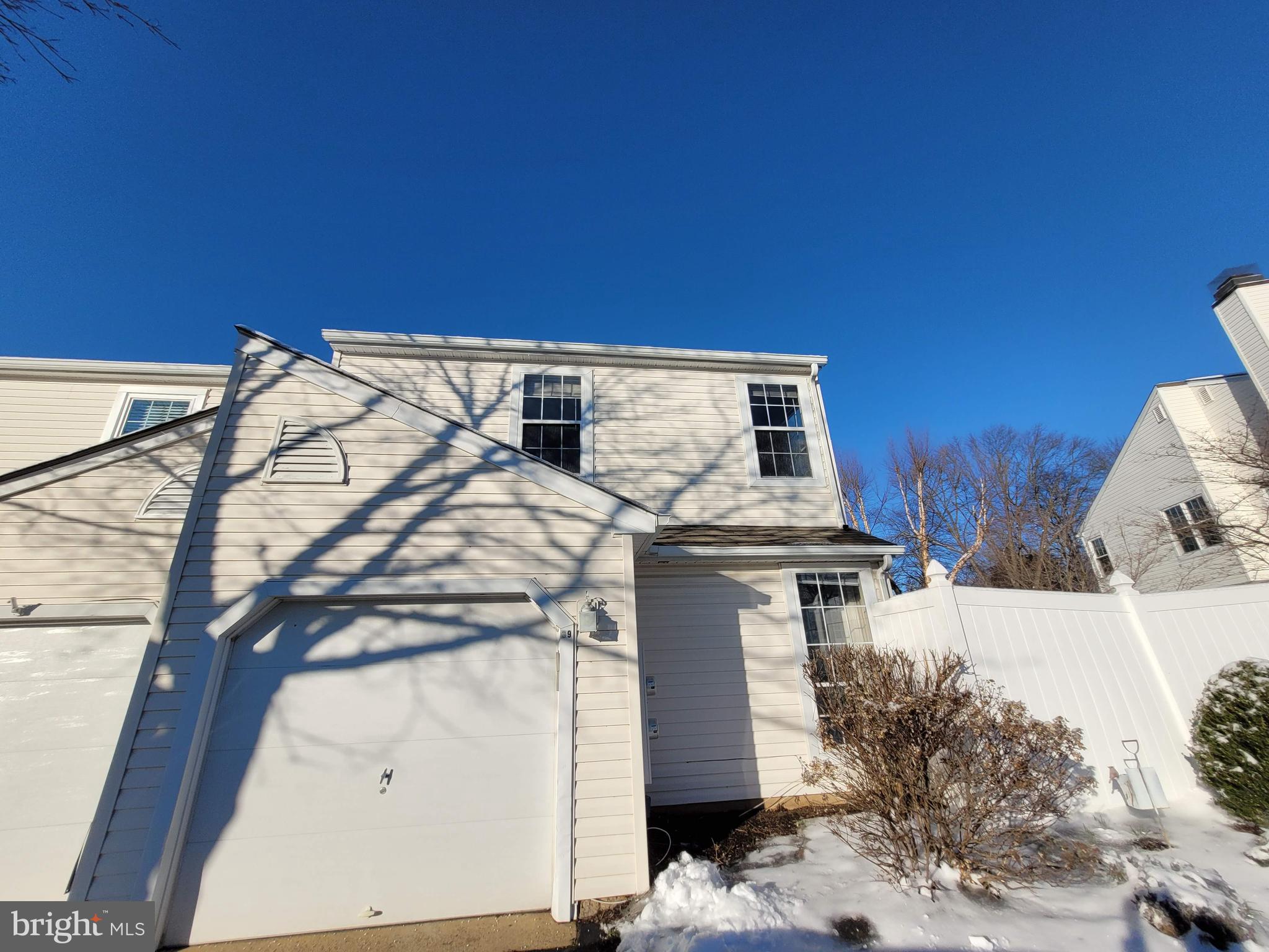 VILLAGE SHIRES - Residential Lease