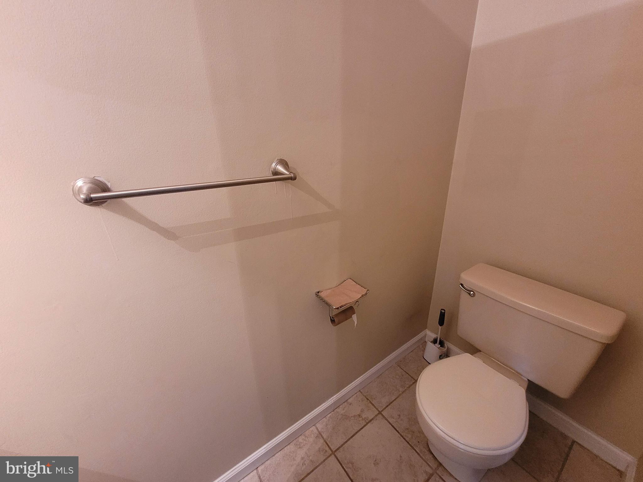 VILLAGE SHIRES - Residential Lease