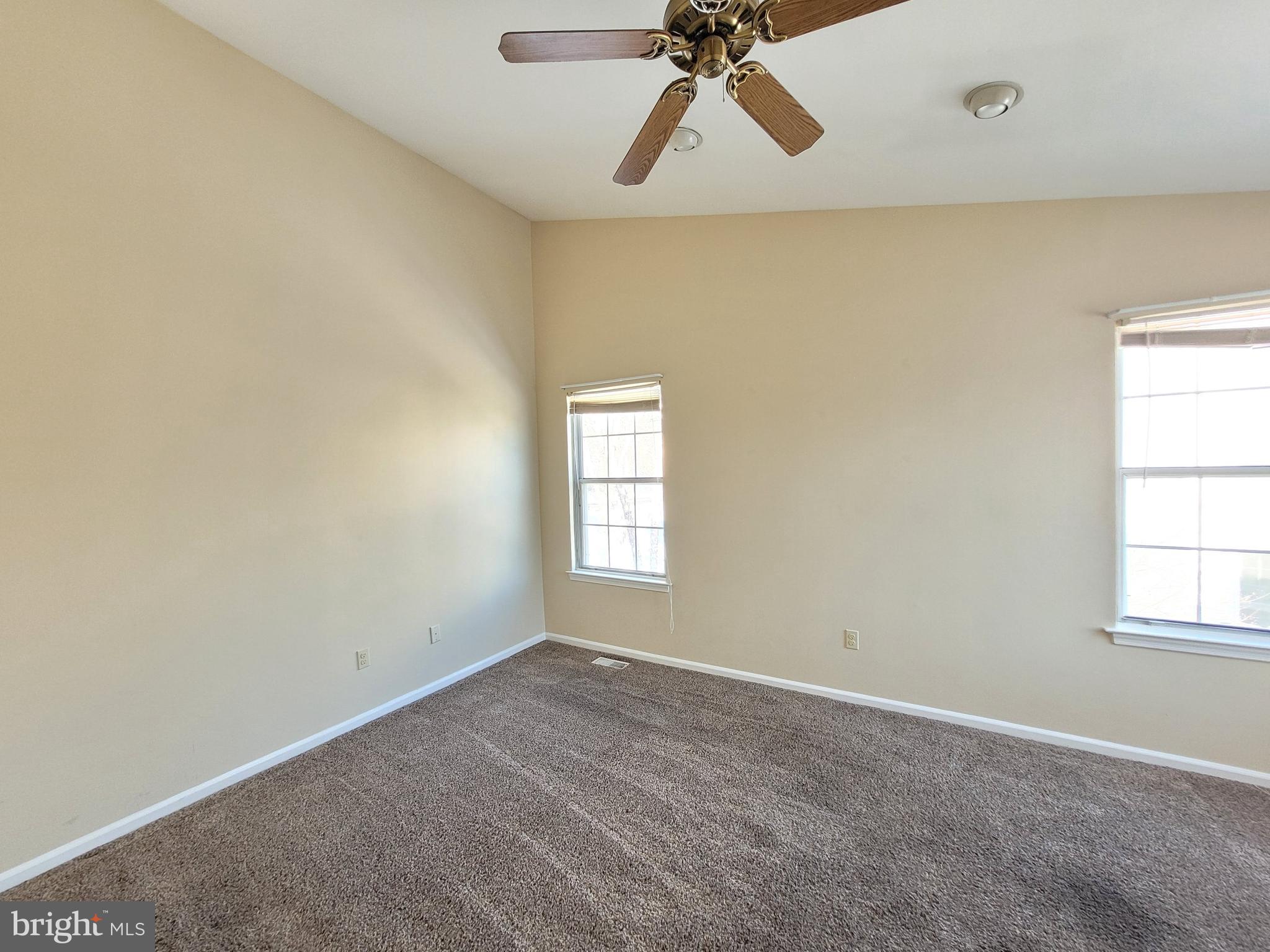 VILLAGE SHIRES - Residential Lease