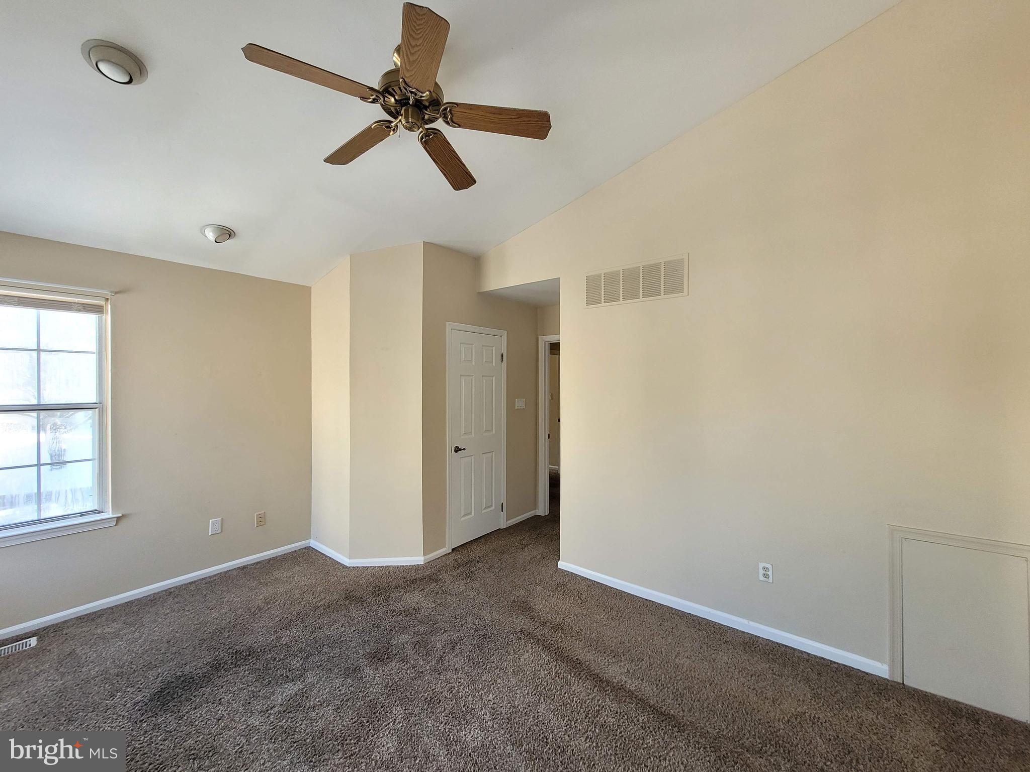 VILLAGE SHIRES - Residential Lease