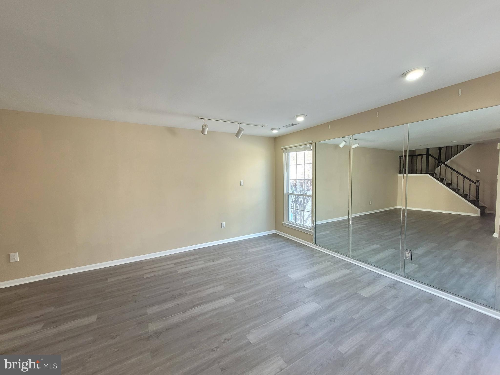 VILLAGE SHIRES - Residential Lease