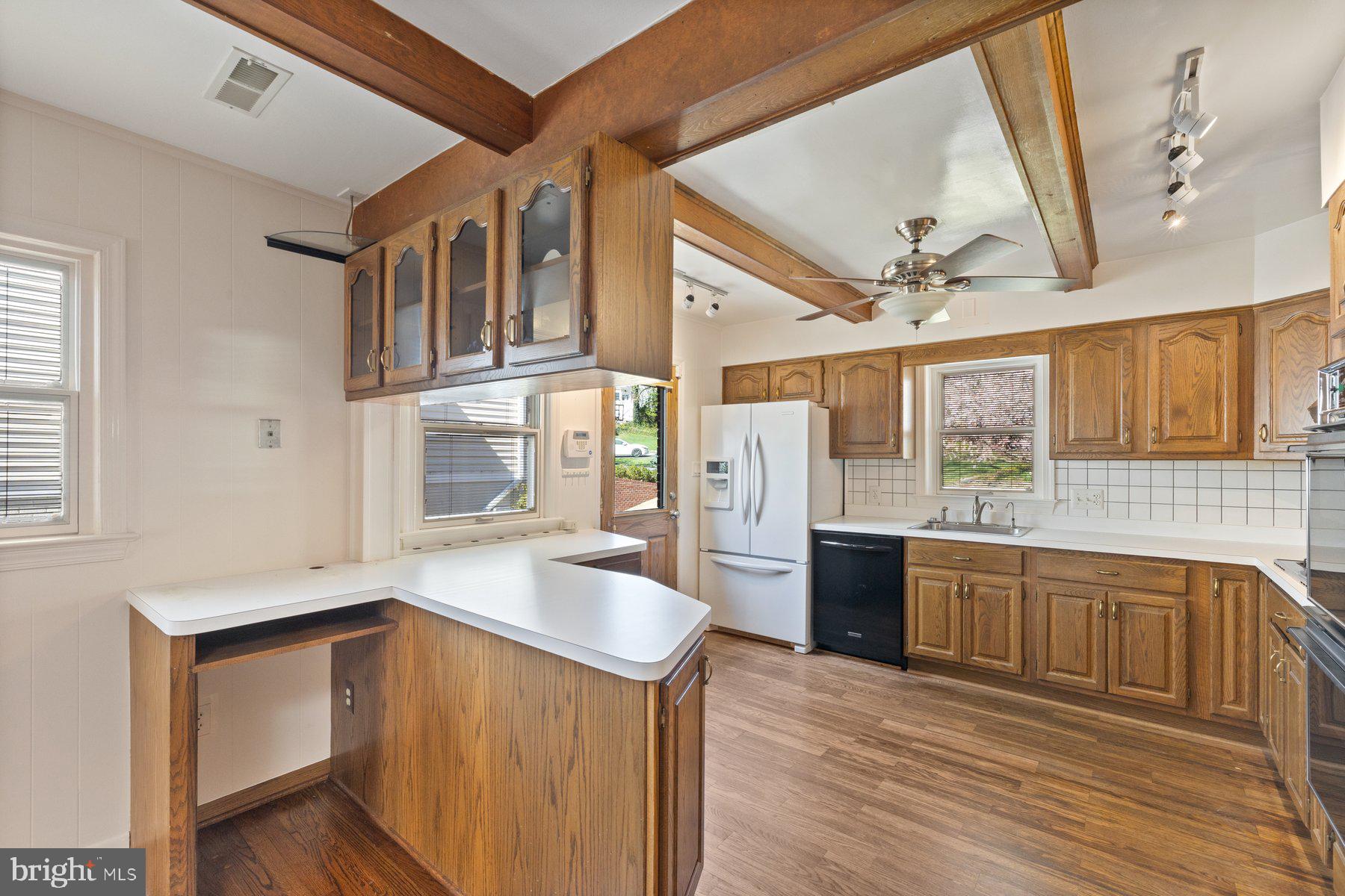 COUNTRY CLUB GROVE - Residential