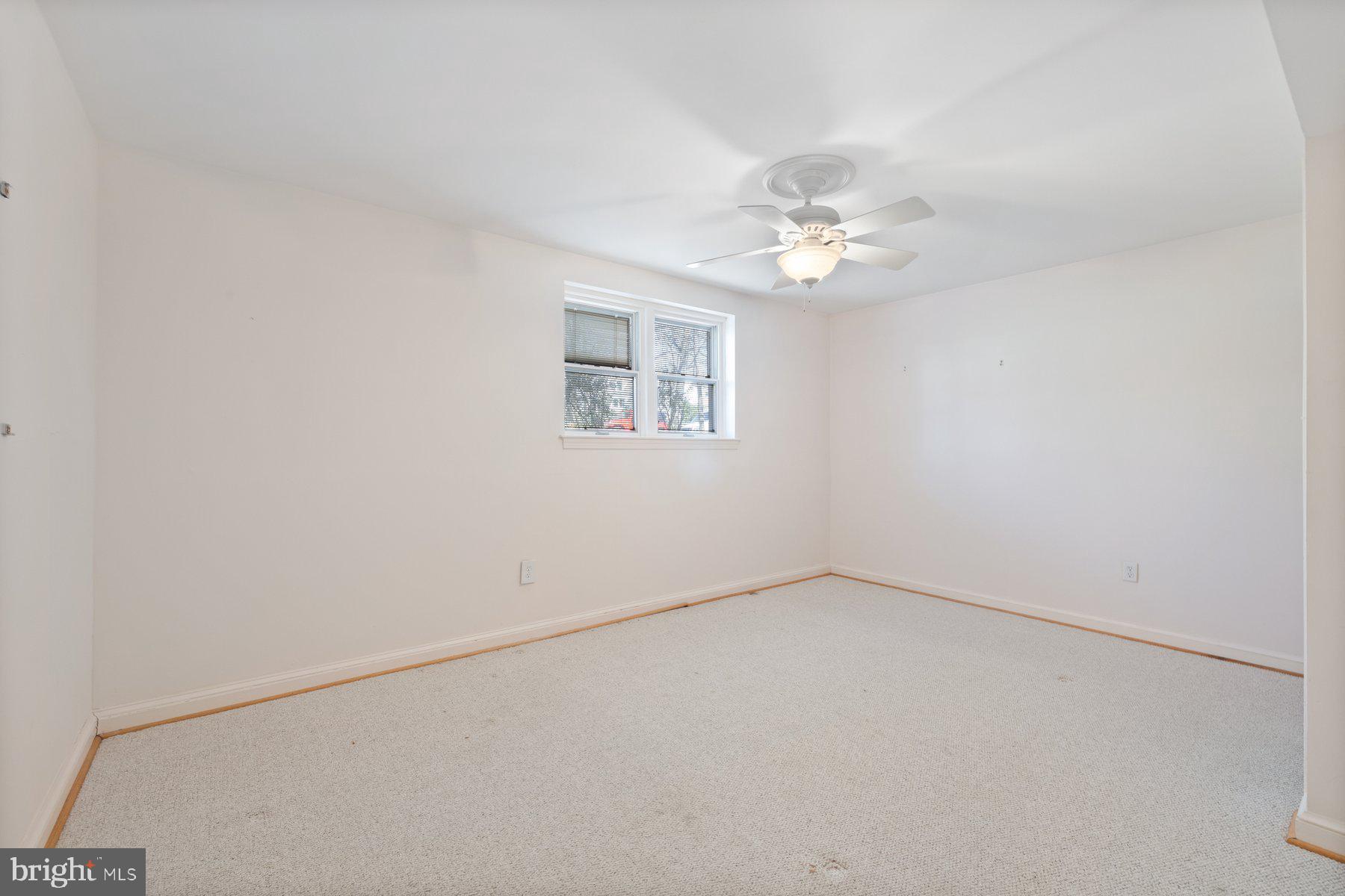COUNTRY CLUB GROVE - Residential