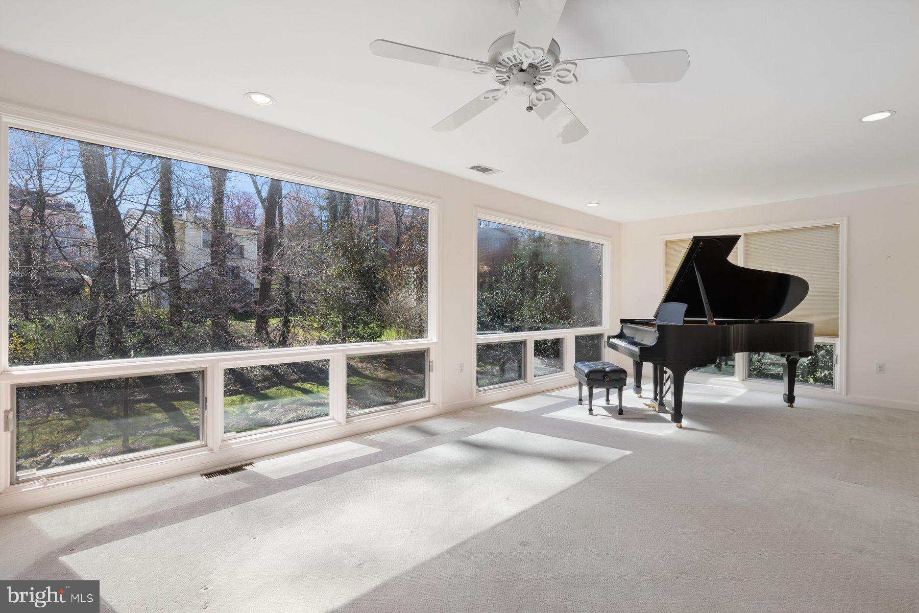 COUNTRY CLUB GROVE - Residential