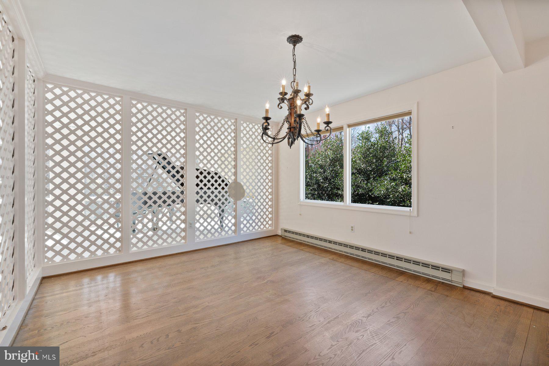 COUNTRY CLUB GROVE - Residential