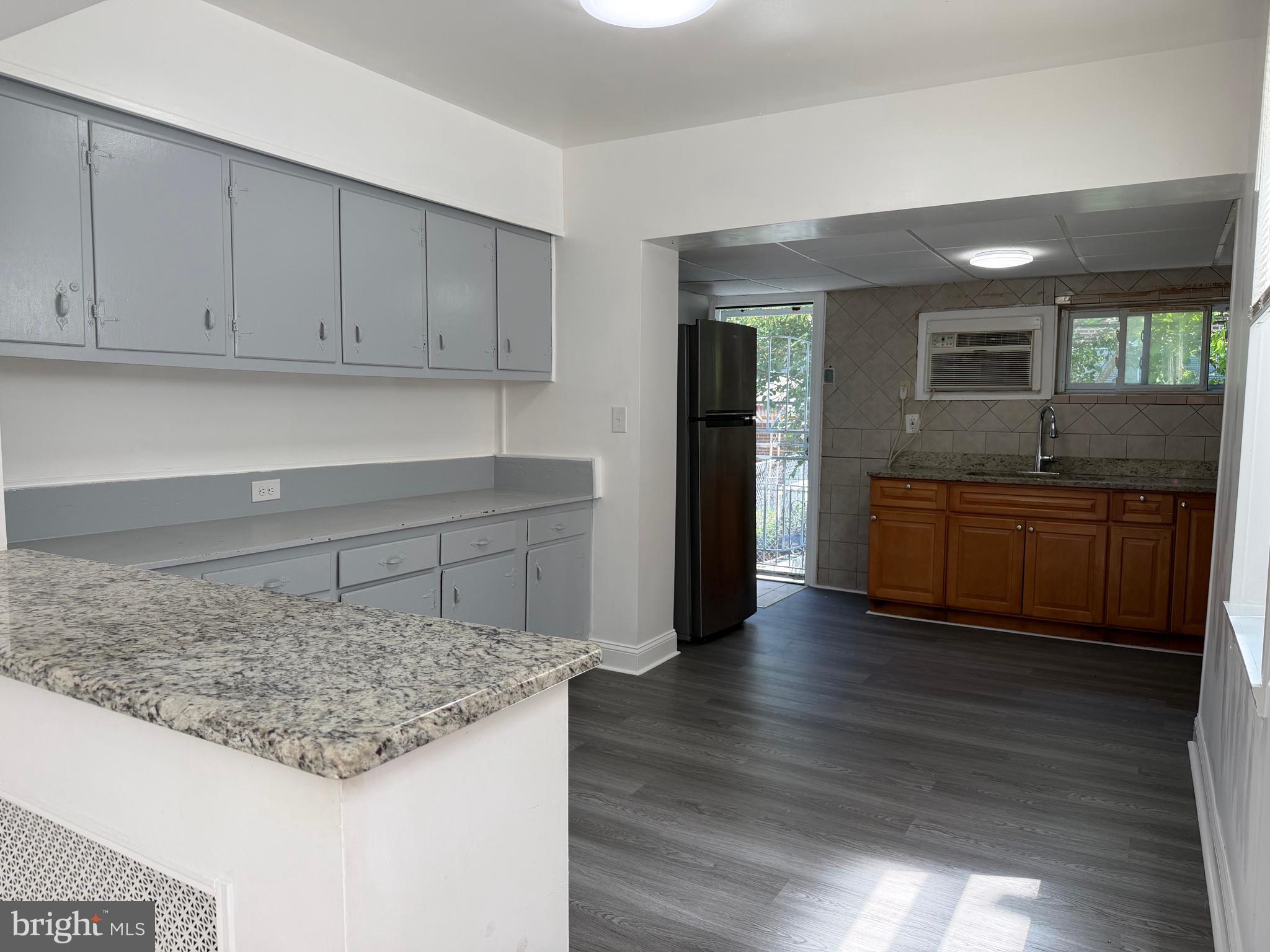 PHILADELPHIA (SOUTHWEST) - Residential