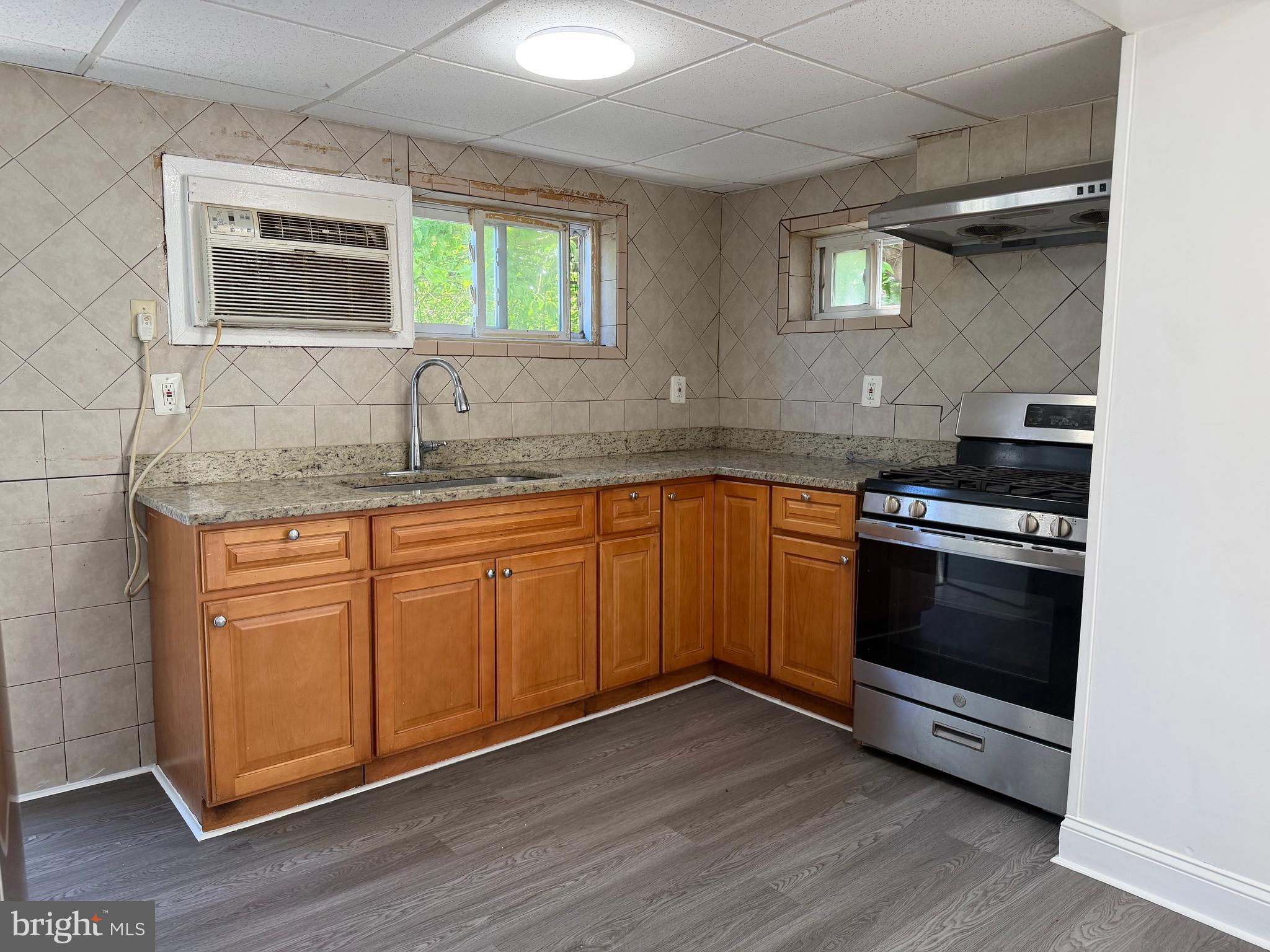 PHILADELPHIA (SOUTHWEST) - Residential
