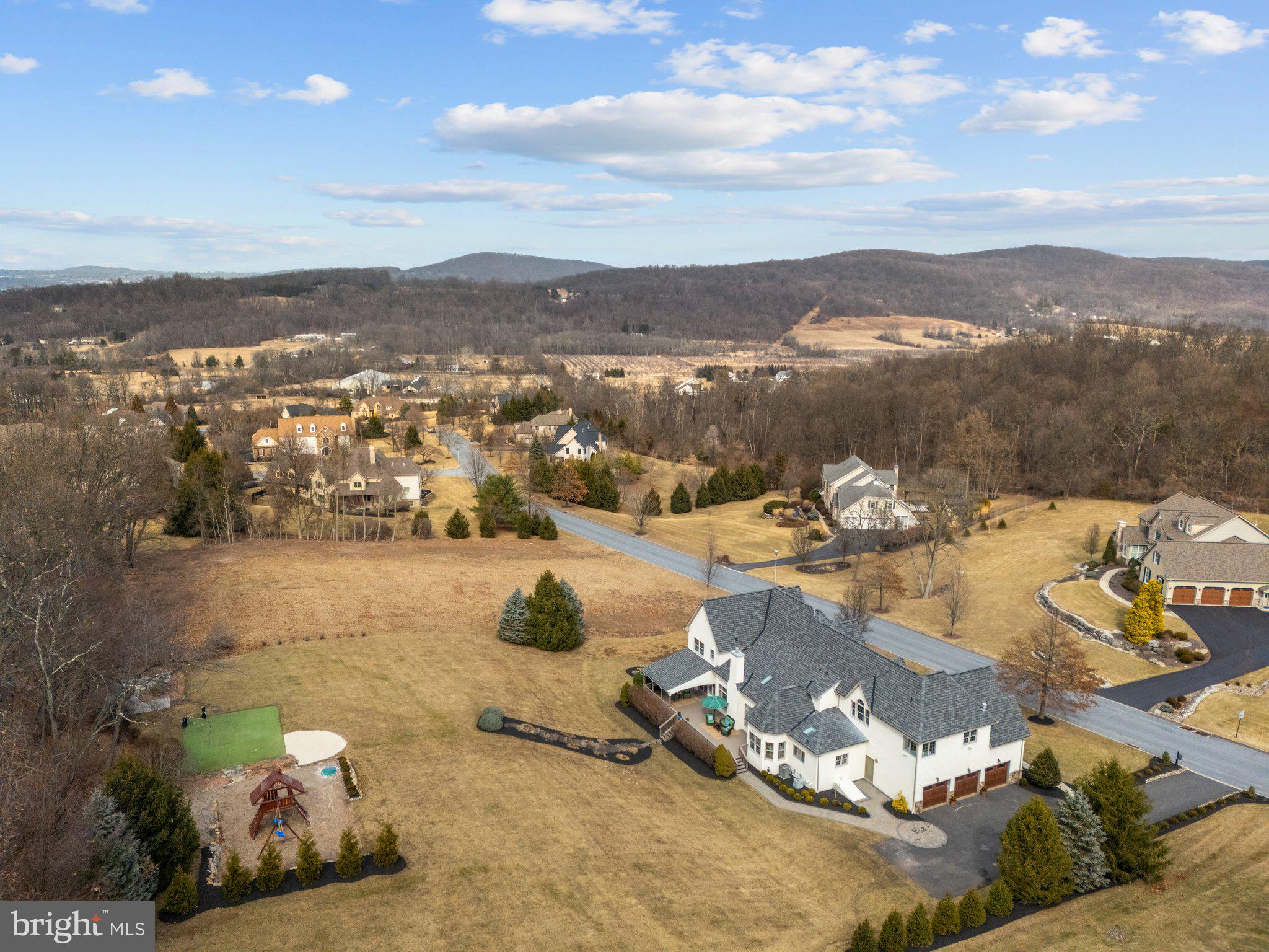 SADDLE RIDGE - Residential