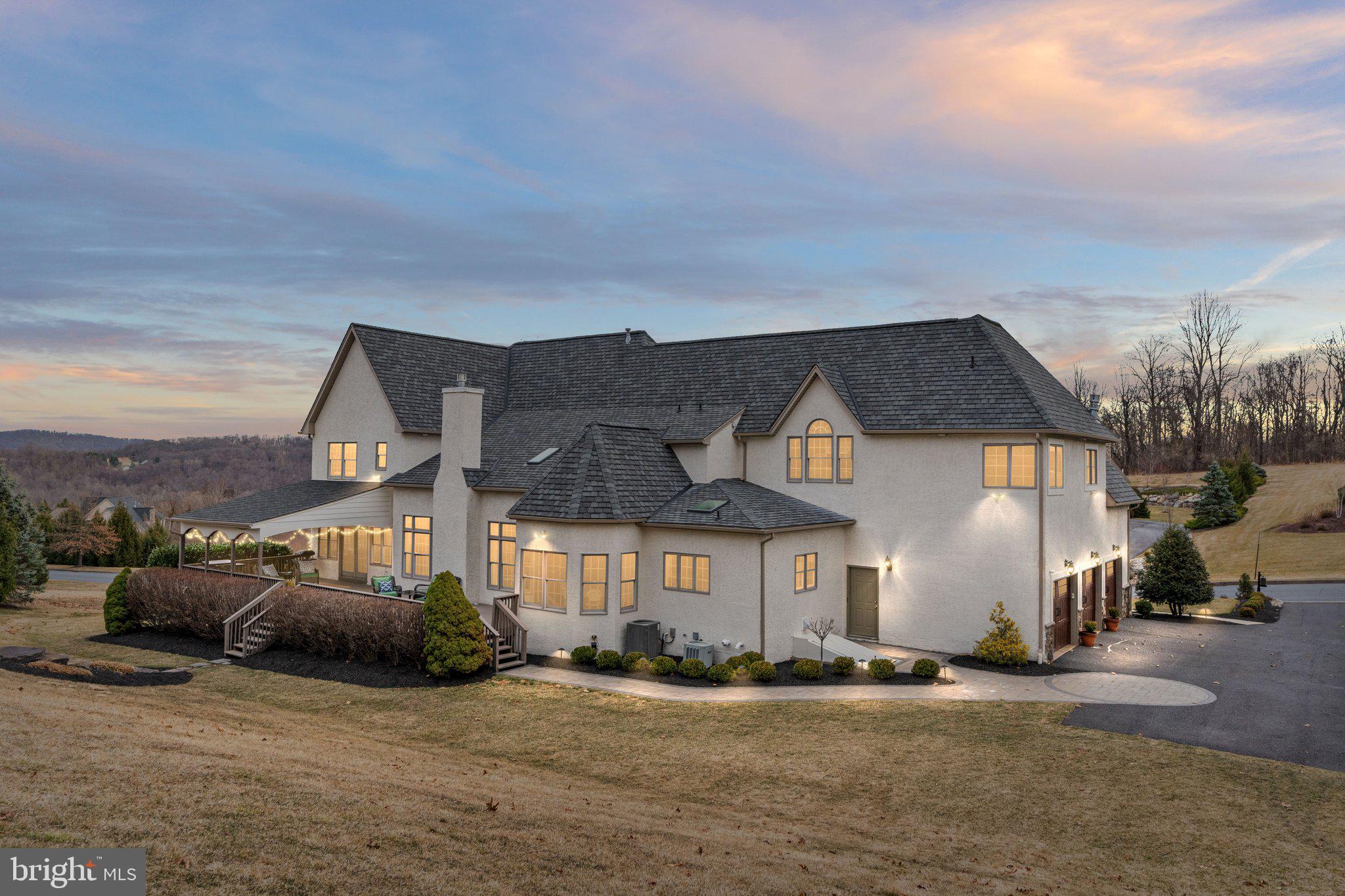 SADDLE RIDGE - Residential