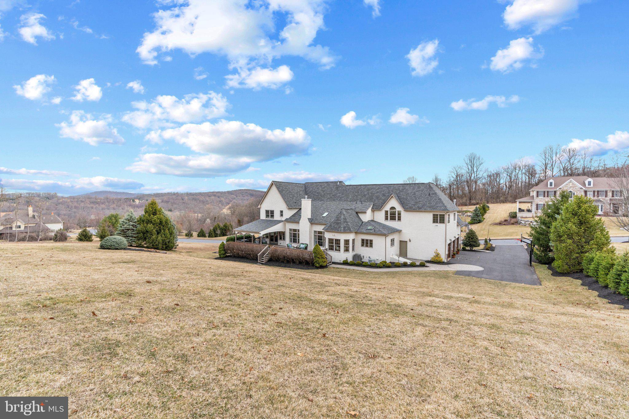 SADDLE RIDGE - Residential