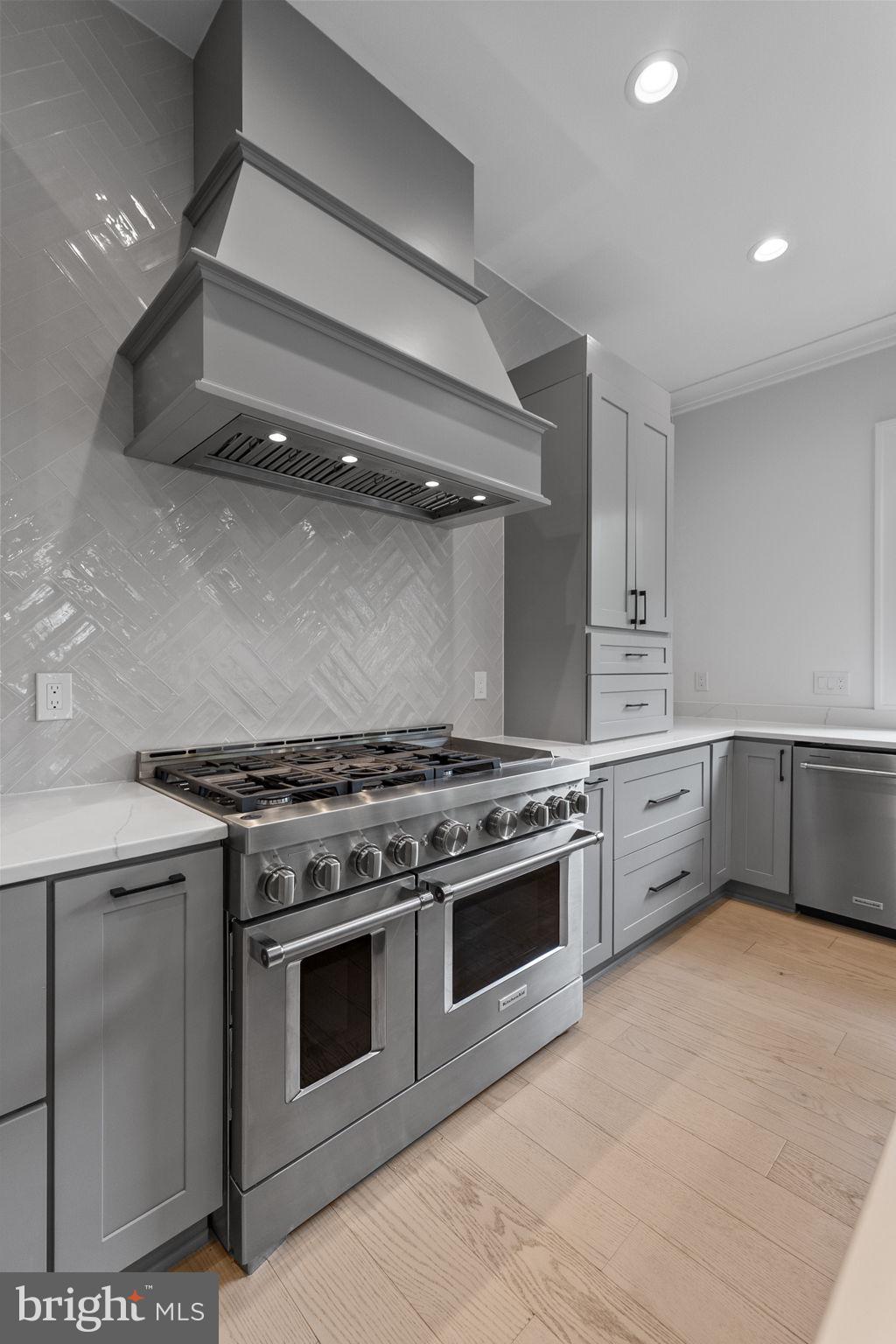ASHTON HEIGHTS - Residential