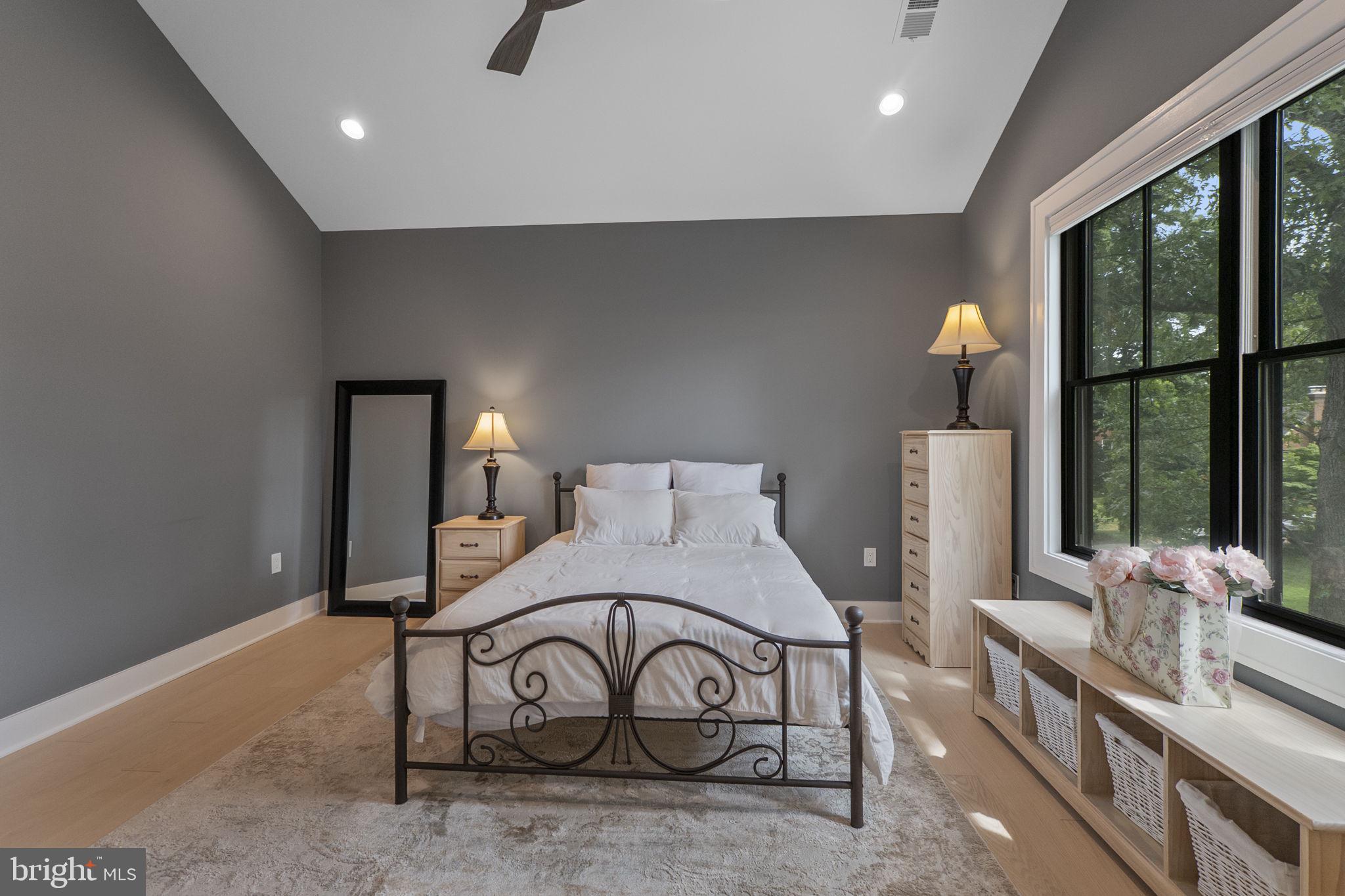 ASHTON HEIGHTS - Residential