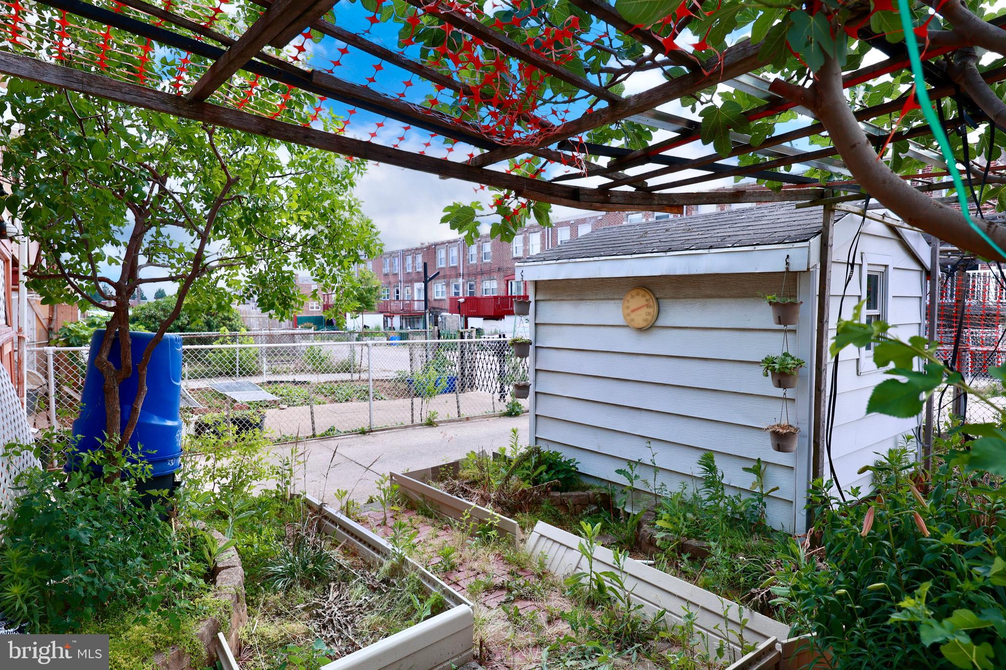 PHILADELPHIA (NORTHEAST) - Residential