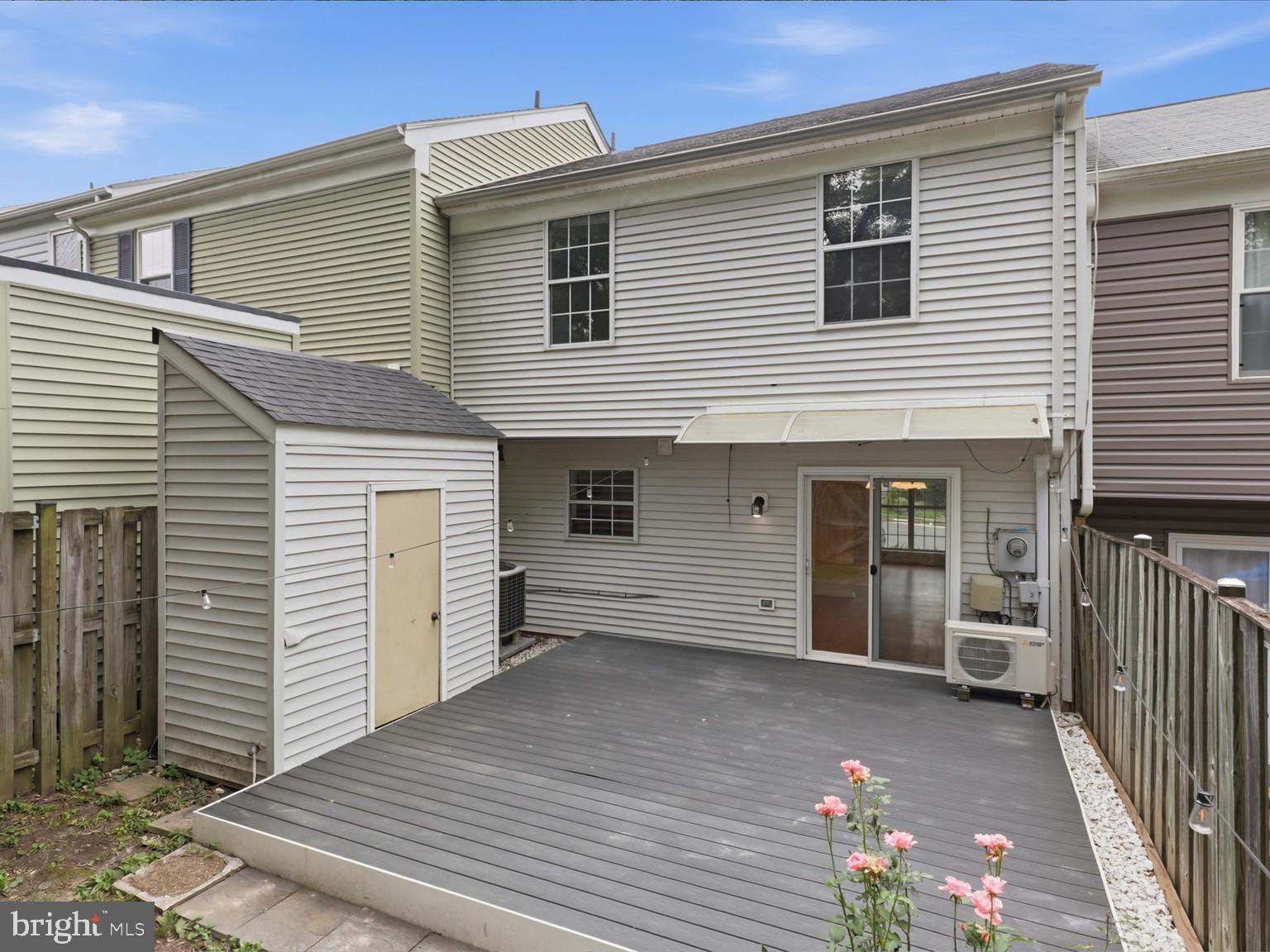 LONDON TOWN WEST - Residential