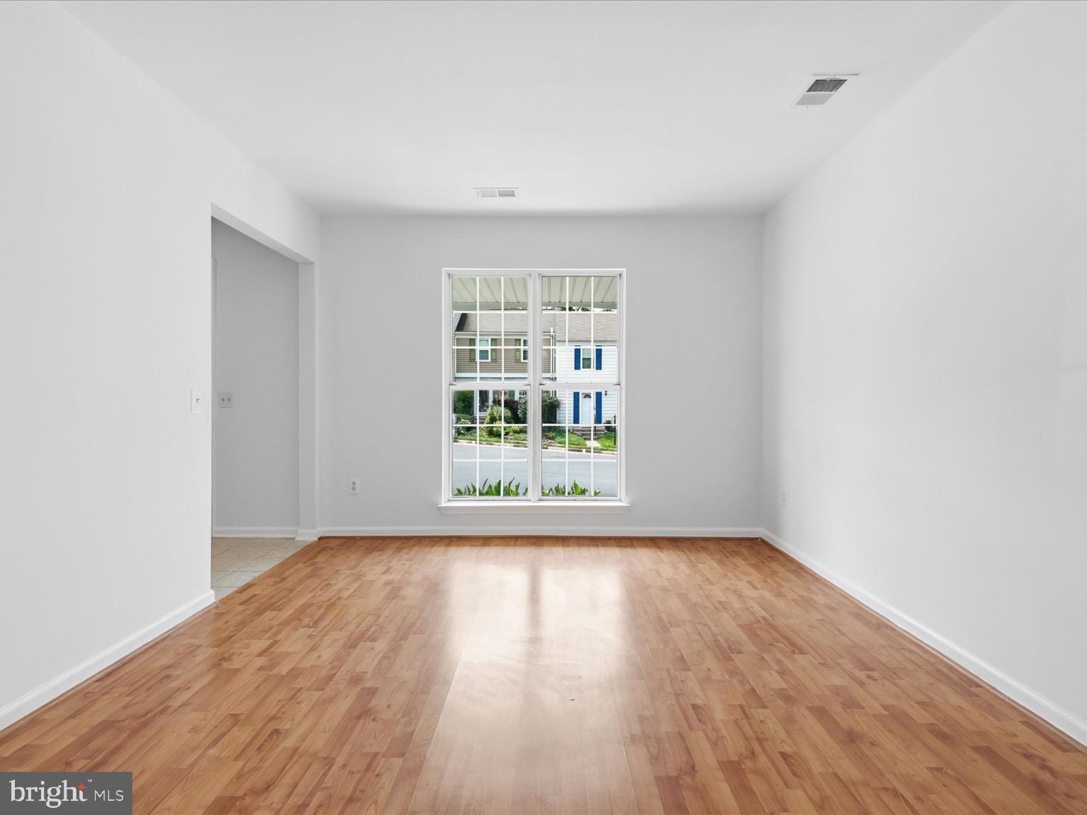 LONDON TOWN WEST - Residential