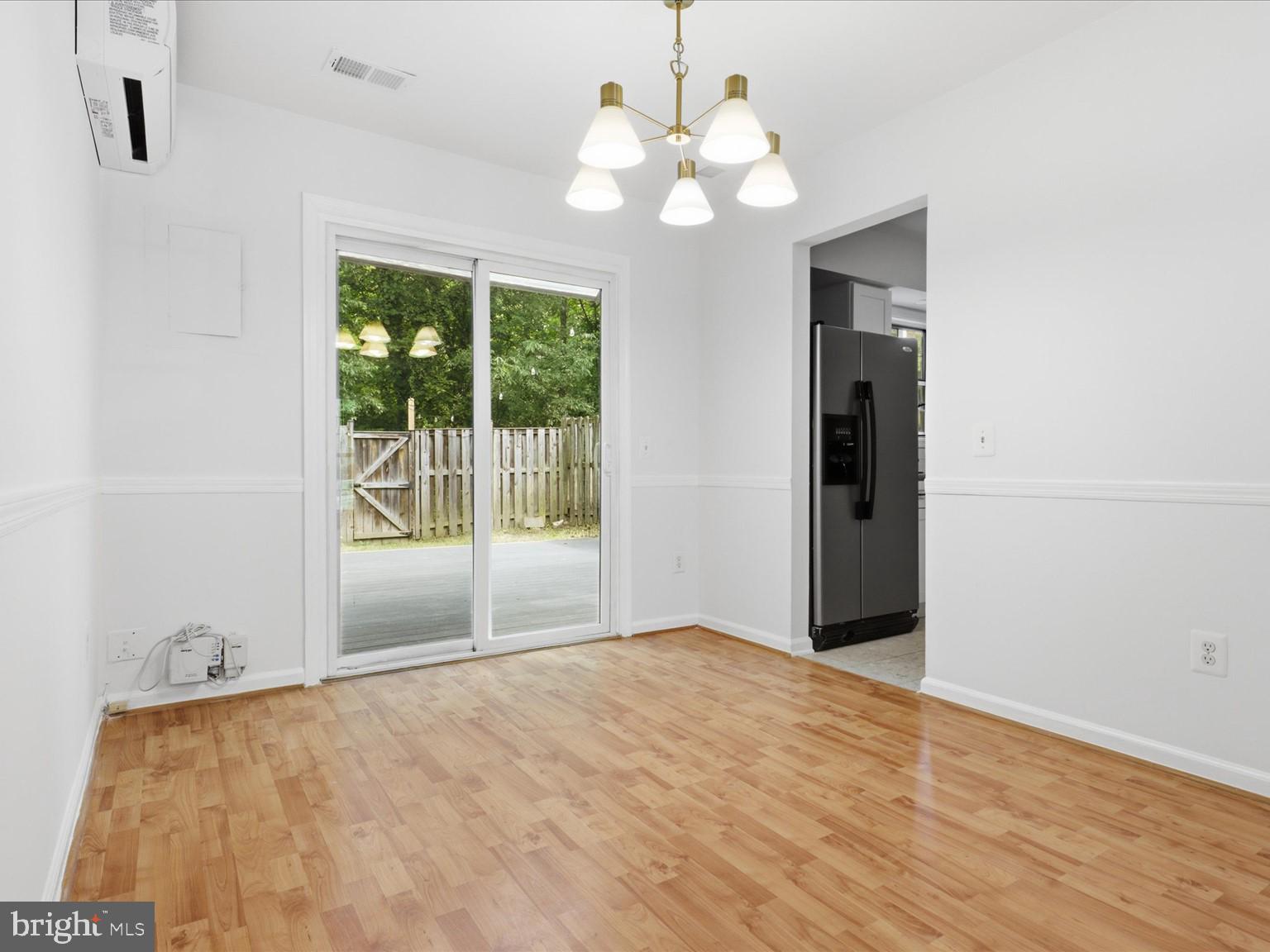 LONDON TOWN WEST - Residential