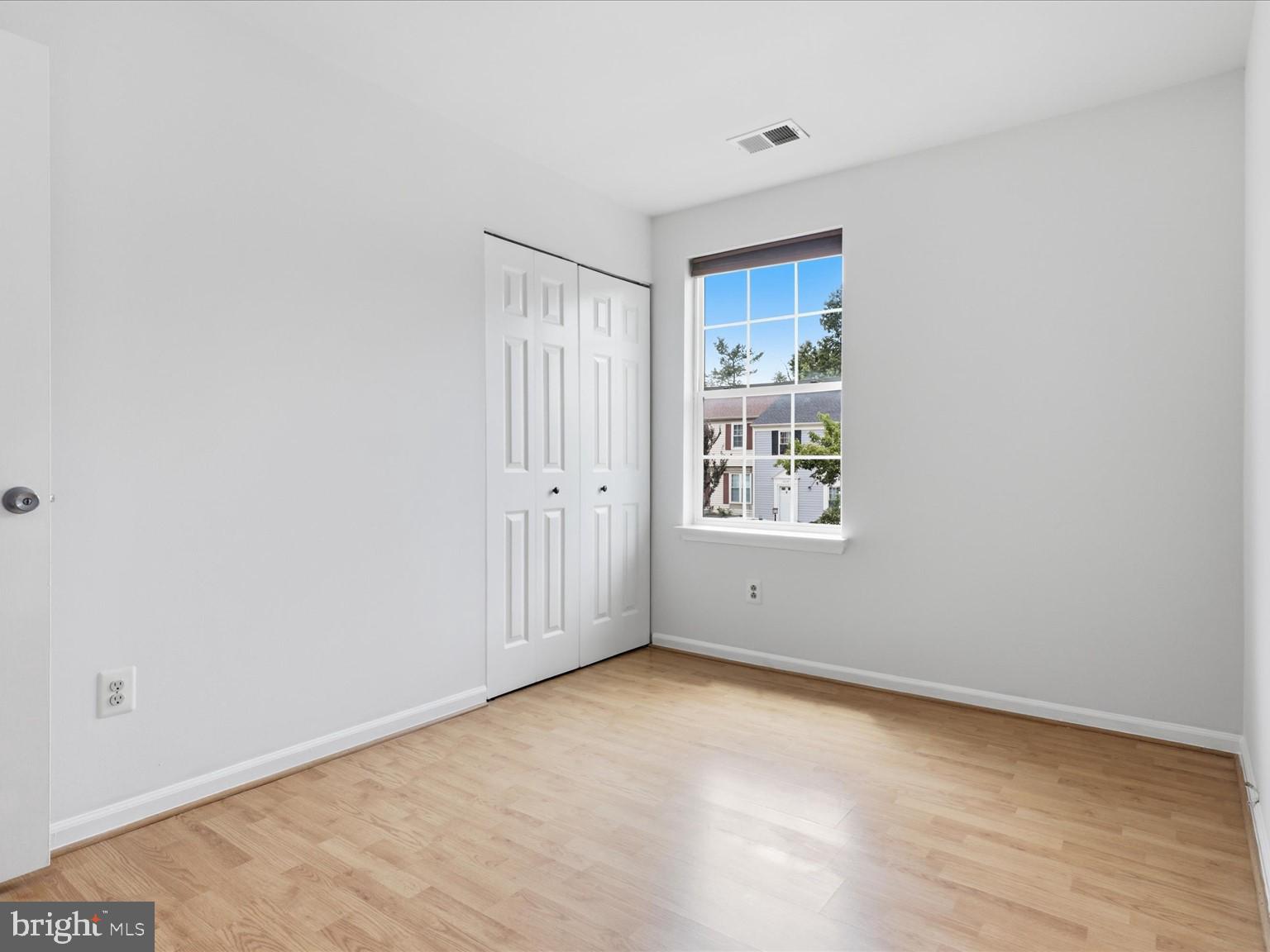 LONDON TOWN WEST - Residential