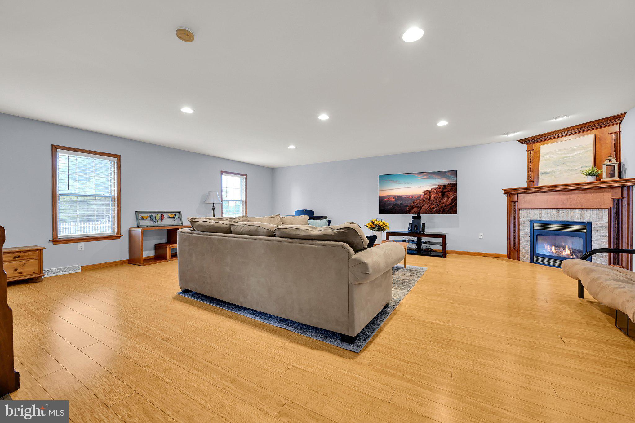 SUNNYSIDE - Residential