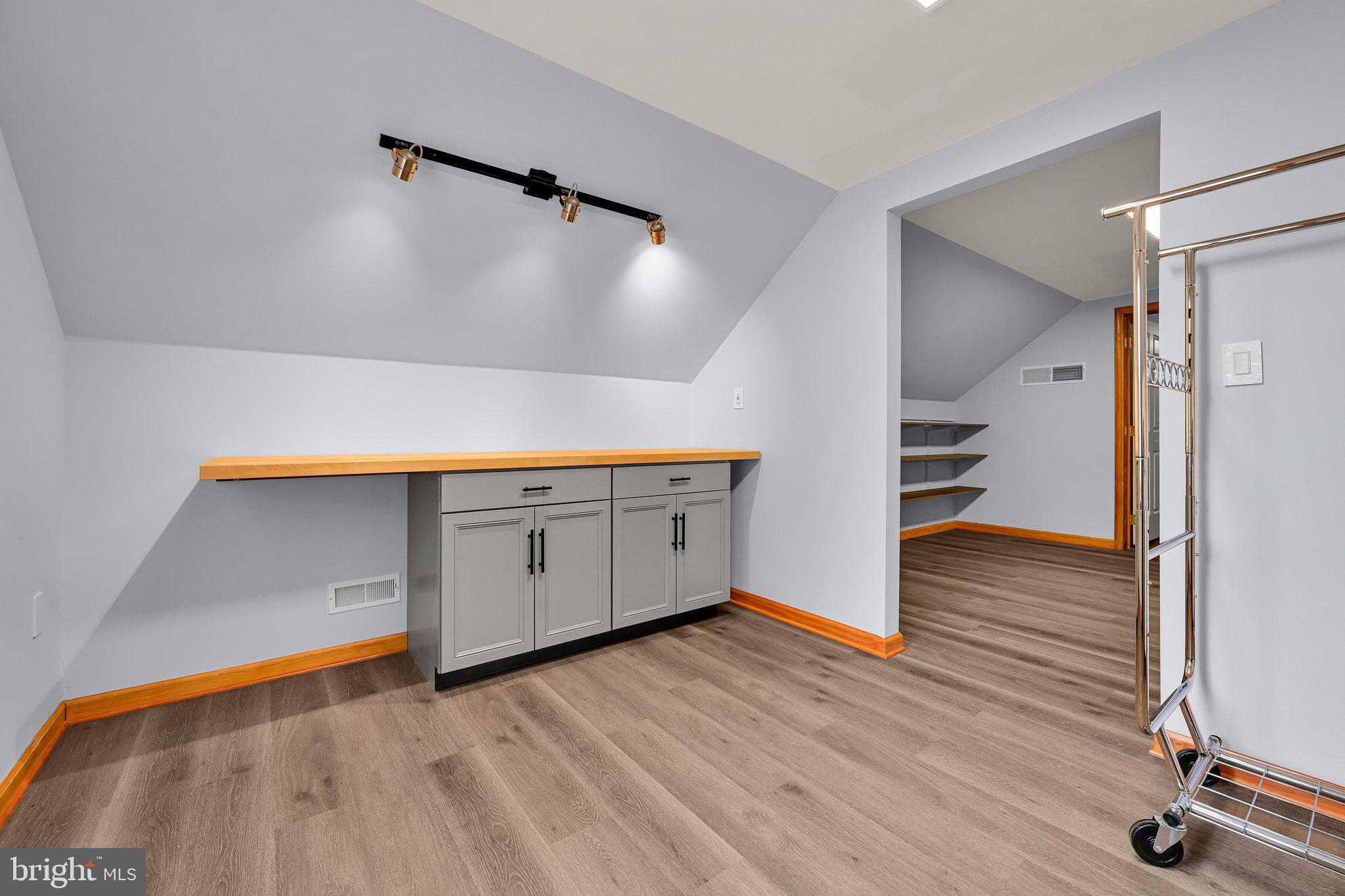SUNNYSIDE - Residential
