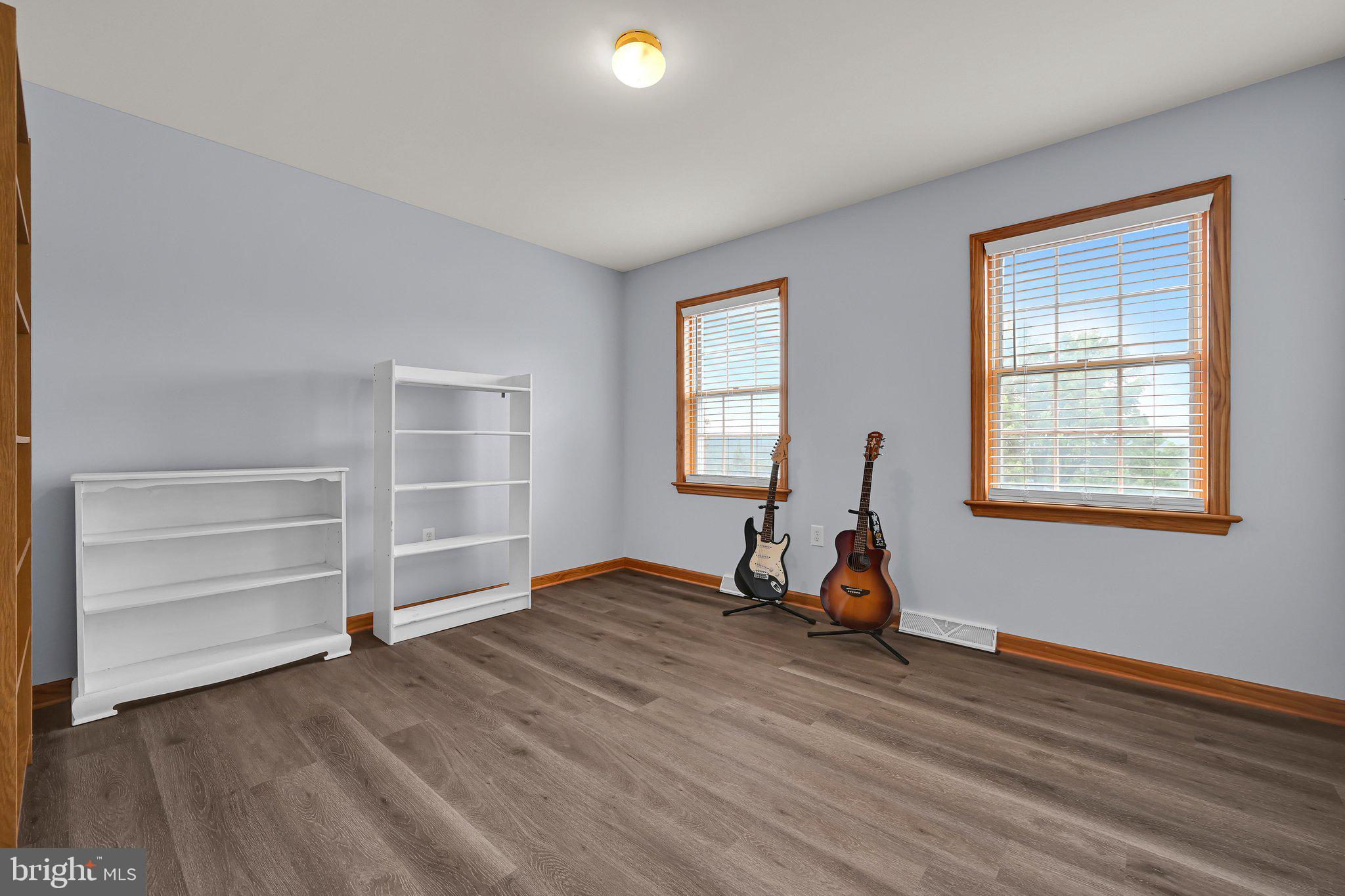 SUNNYSIDE - Residential