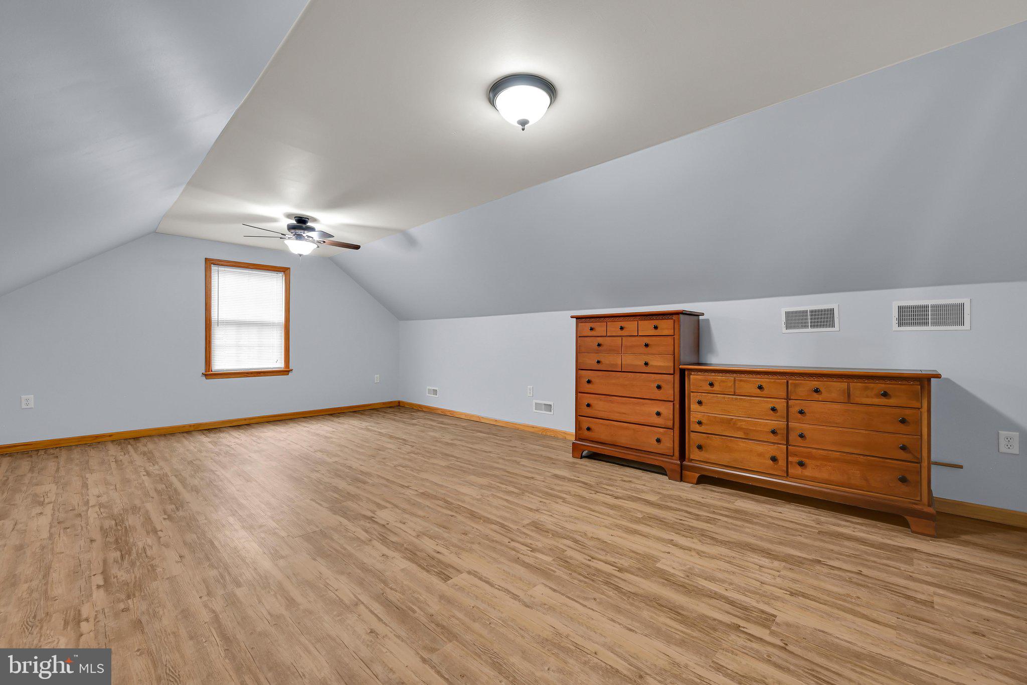 SUNNYSIDE - Residential