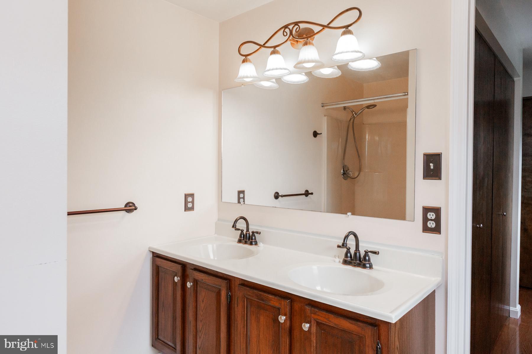 EAST BROOKE - Residential