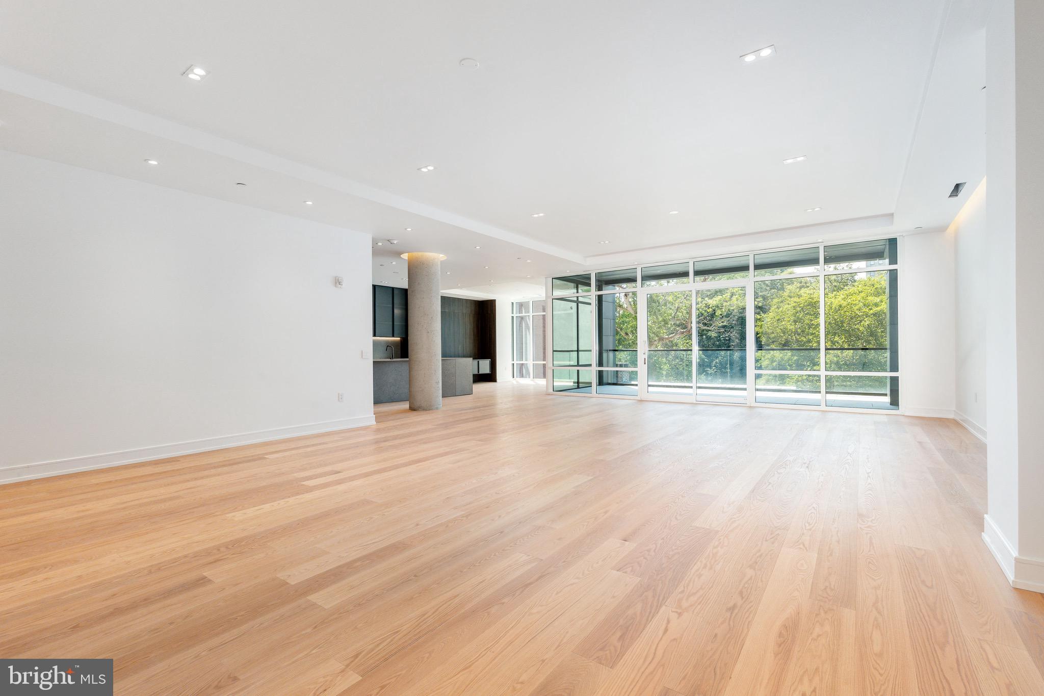 WASHINGTON SQ - Residential