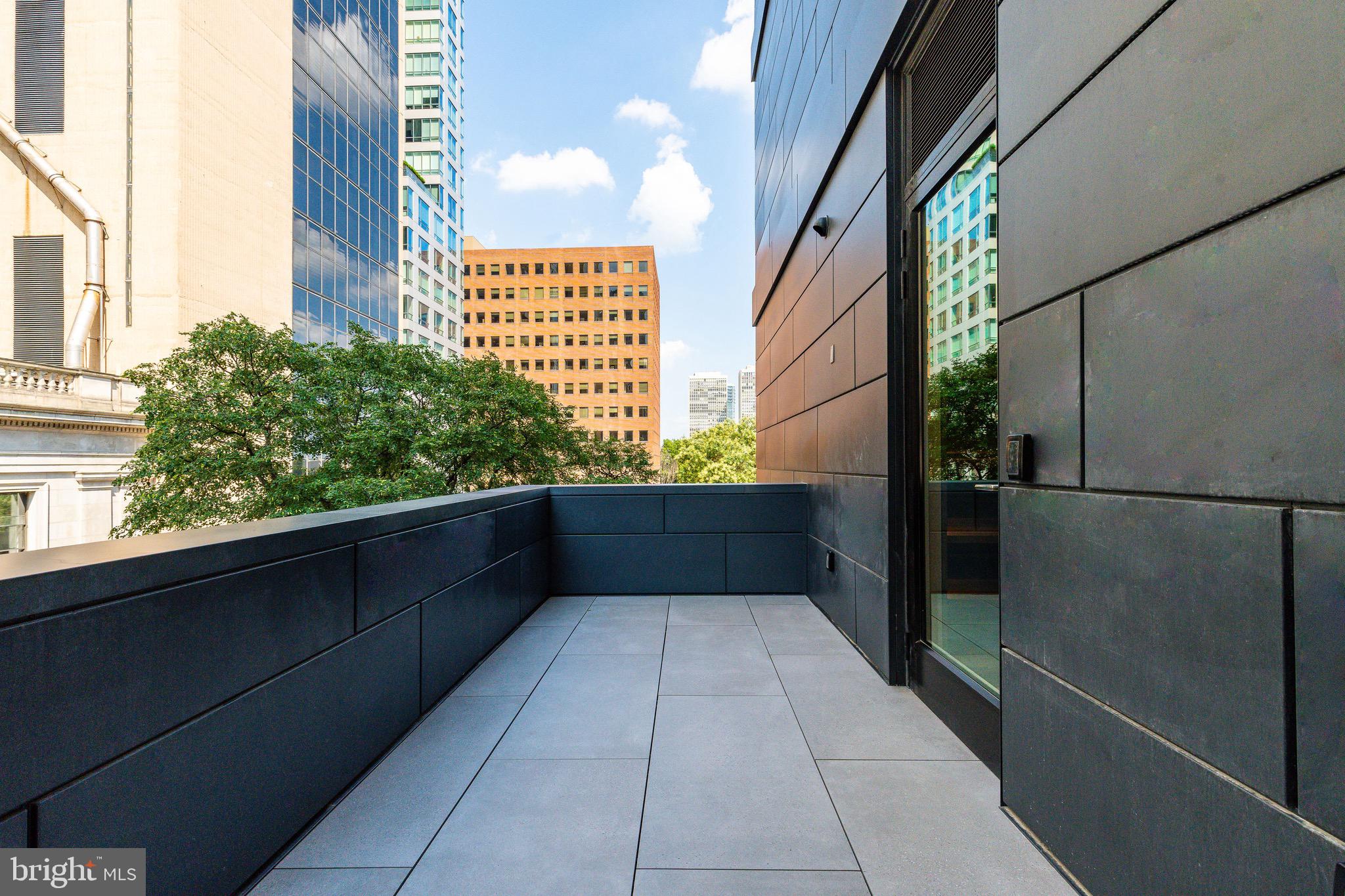 WASHINGTON SQ - Residential