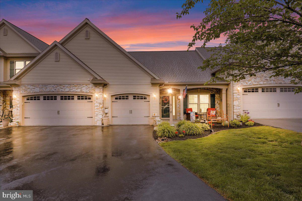 BRIAR LAKE - Residential
