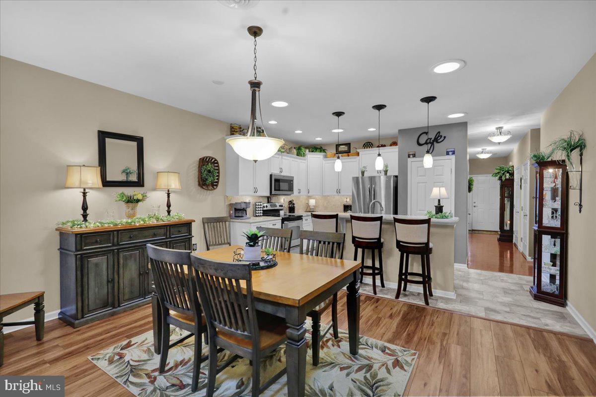 BRIAR LAKE - Residential